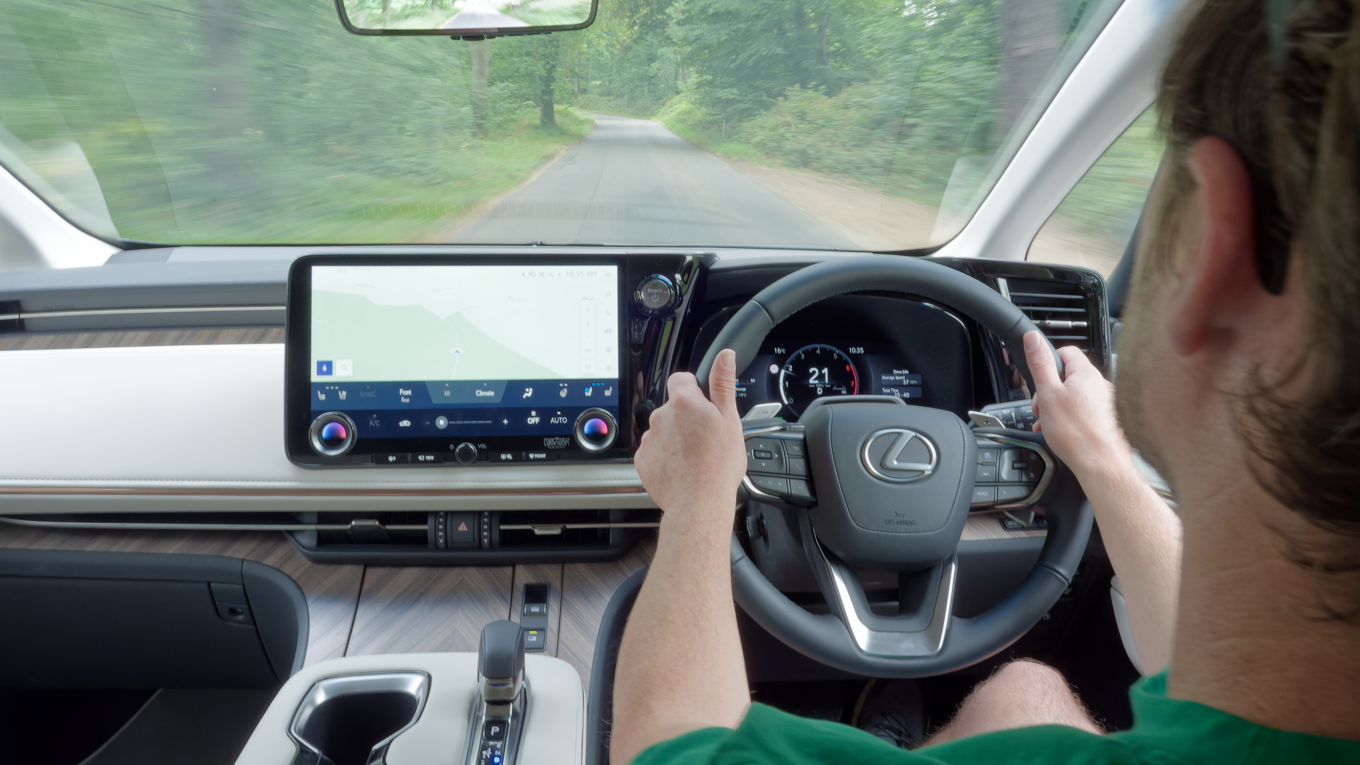 Lexus LM