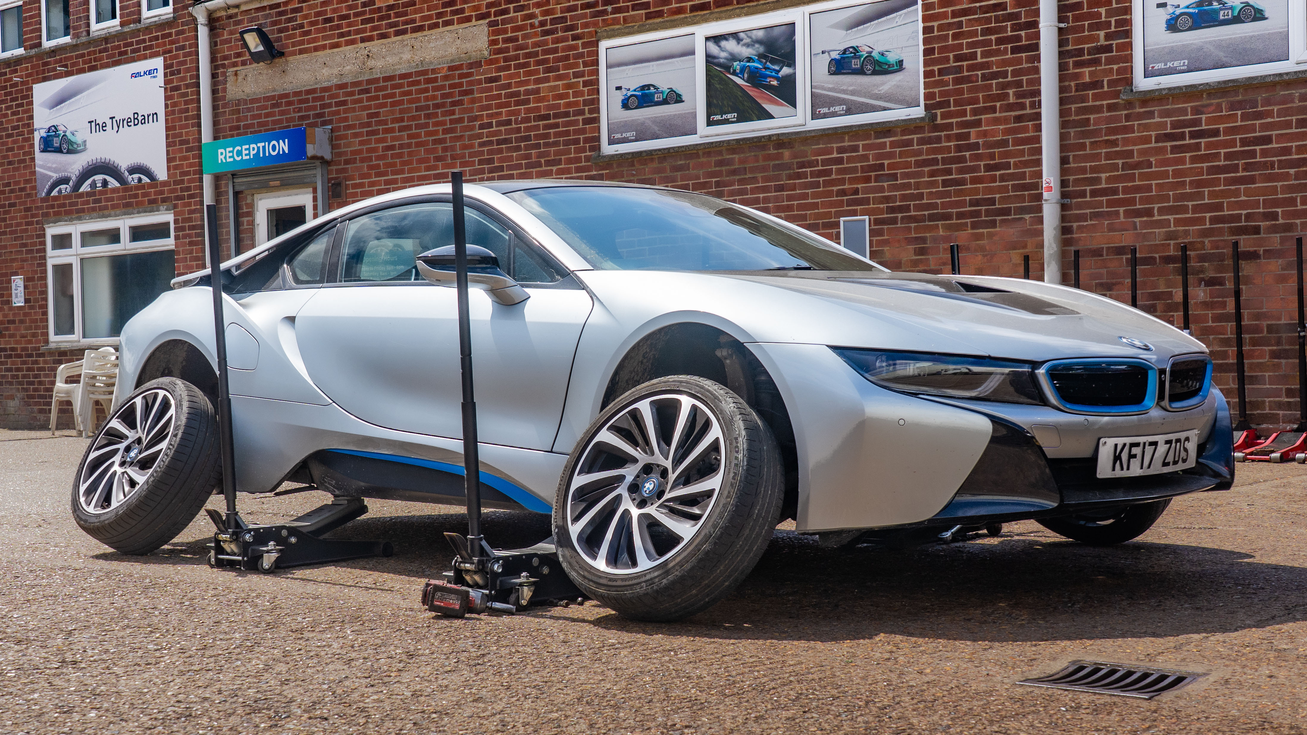 BMW i8