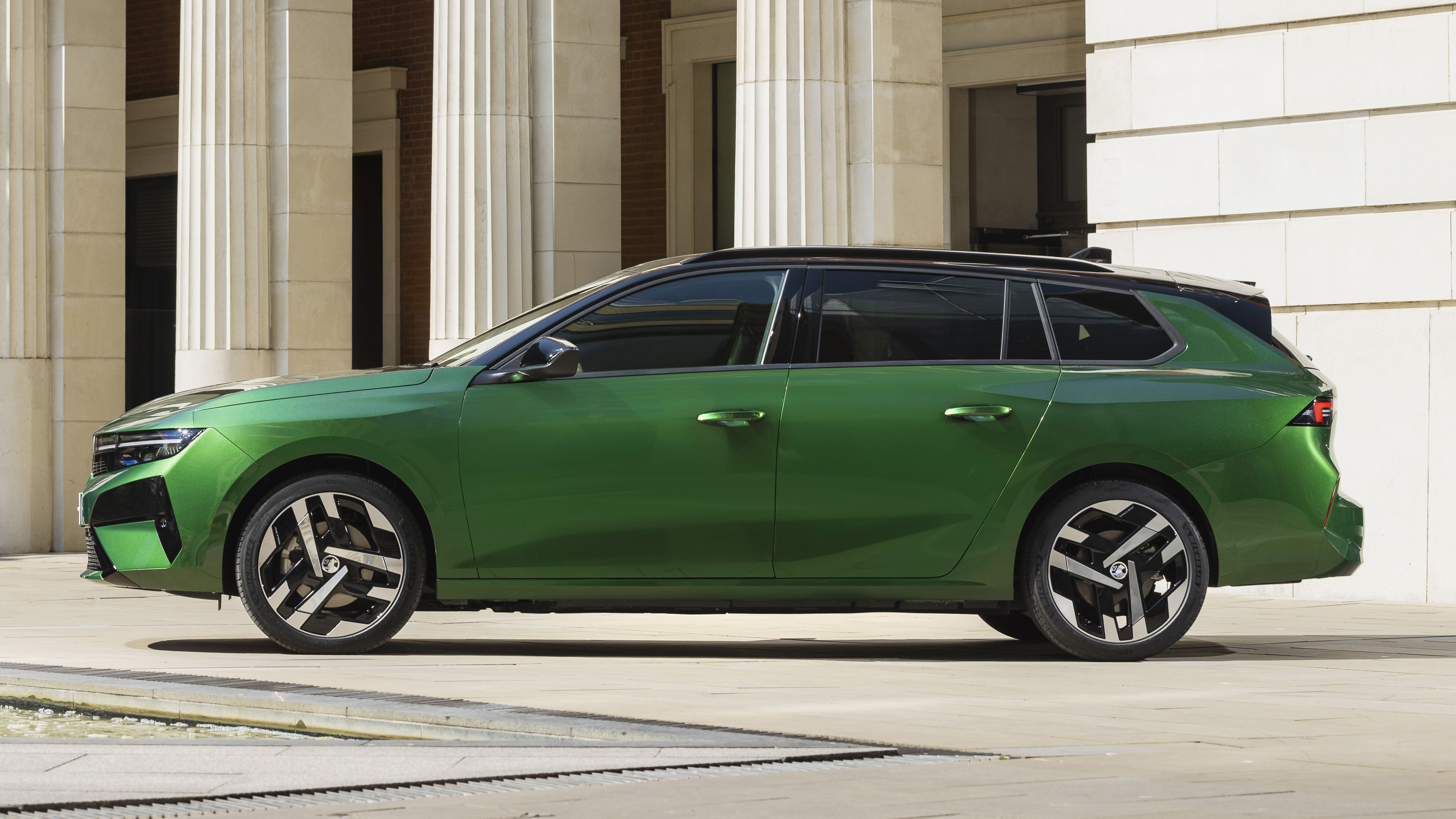 Vauxhall Astra Electric Sports Tourer