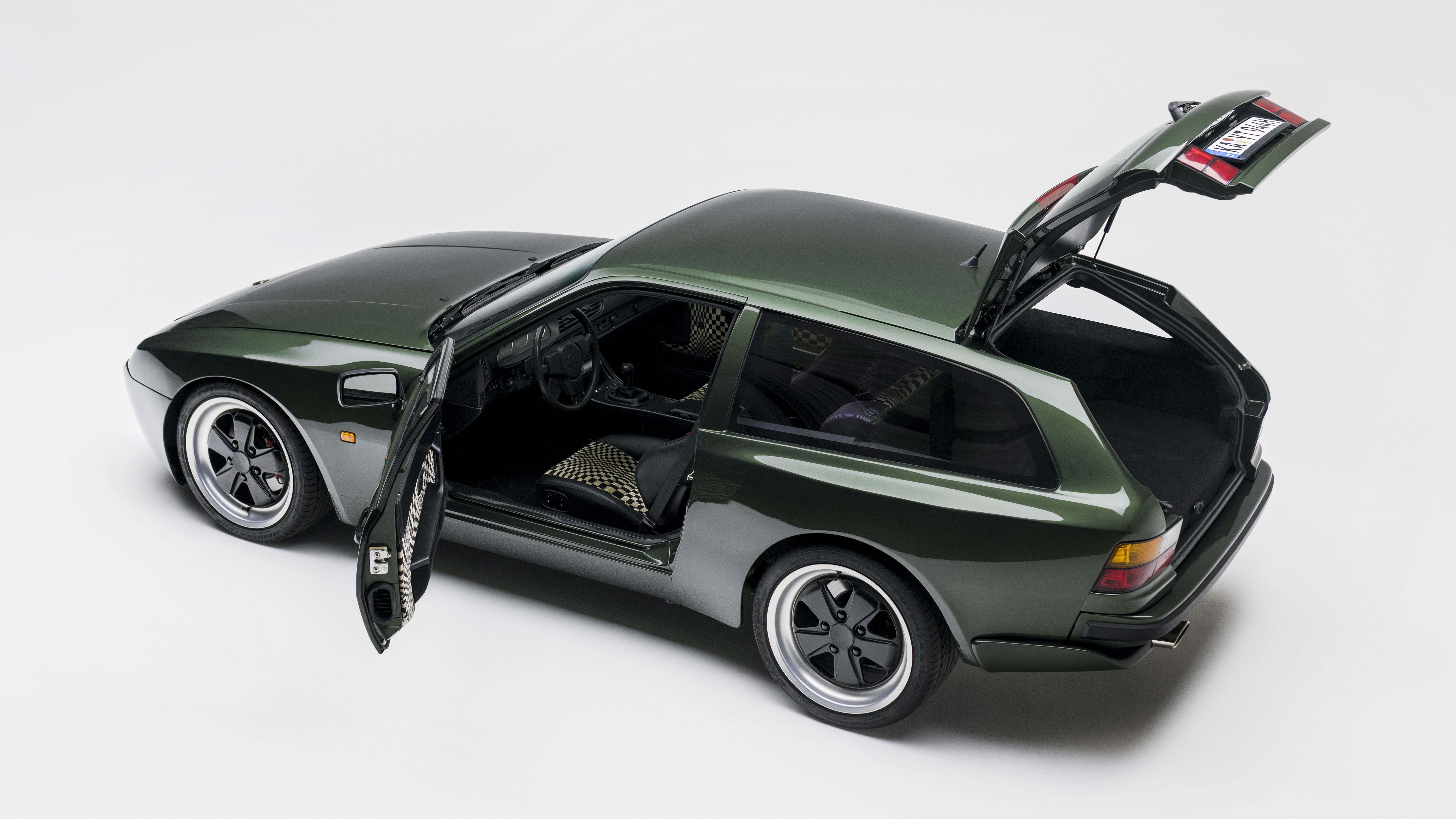CarPoint GT-K44 Porsche 944 Shooting Brake revealed