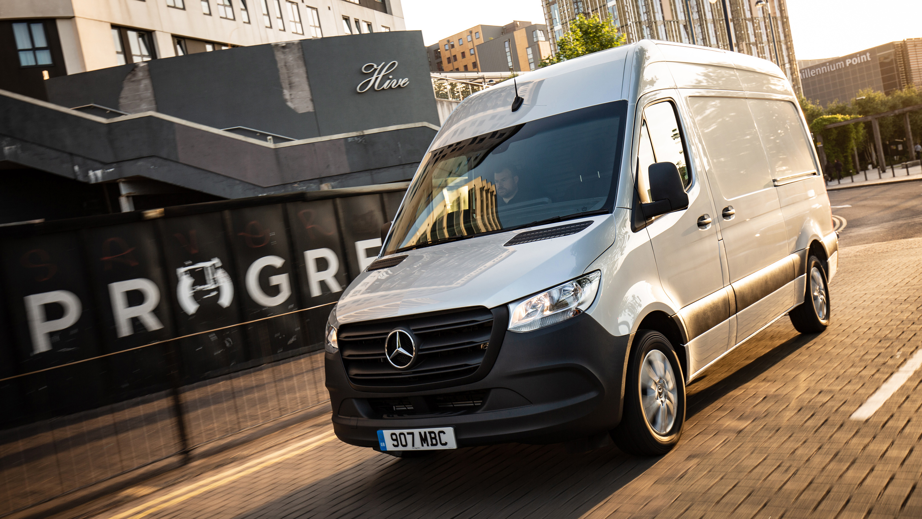 Mercedes Sprinter front