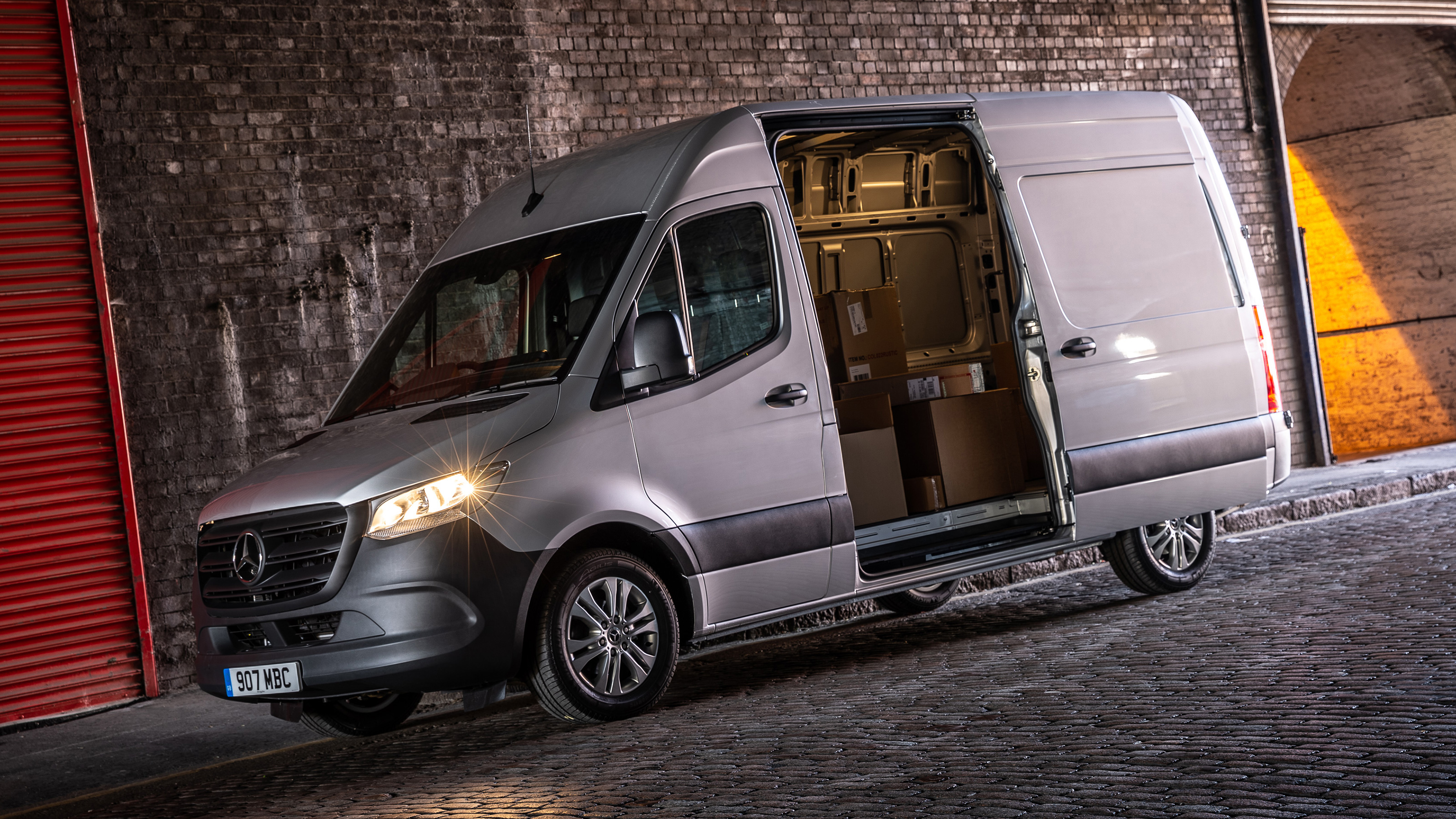 Mercedes Sprinter side door open