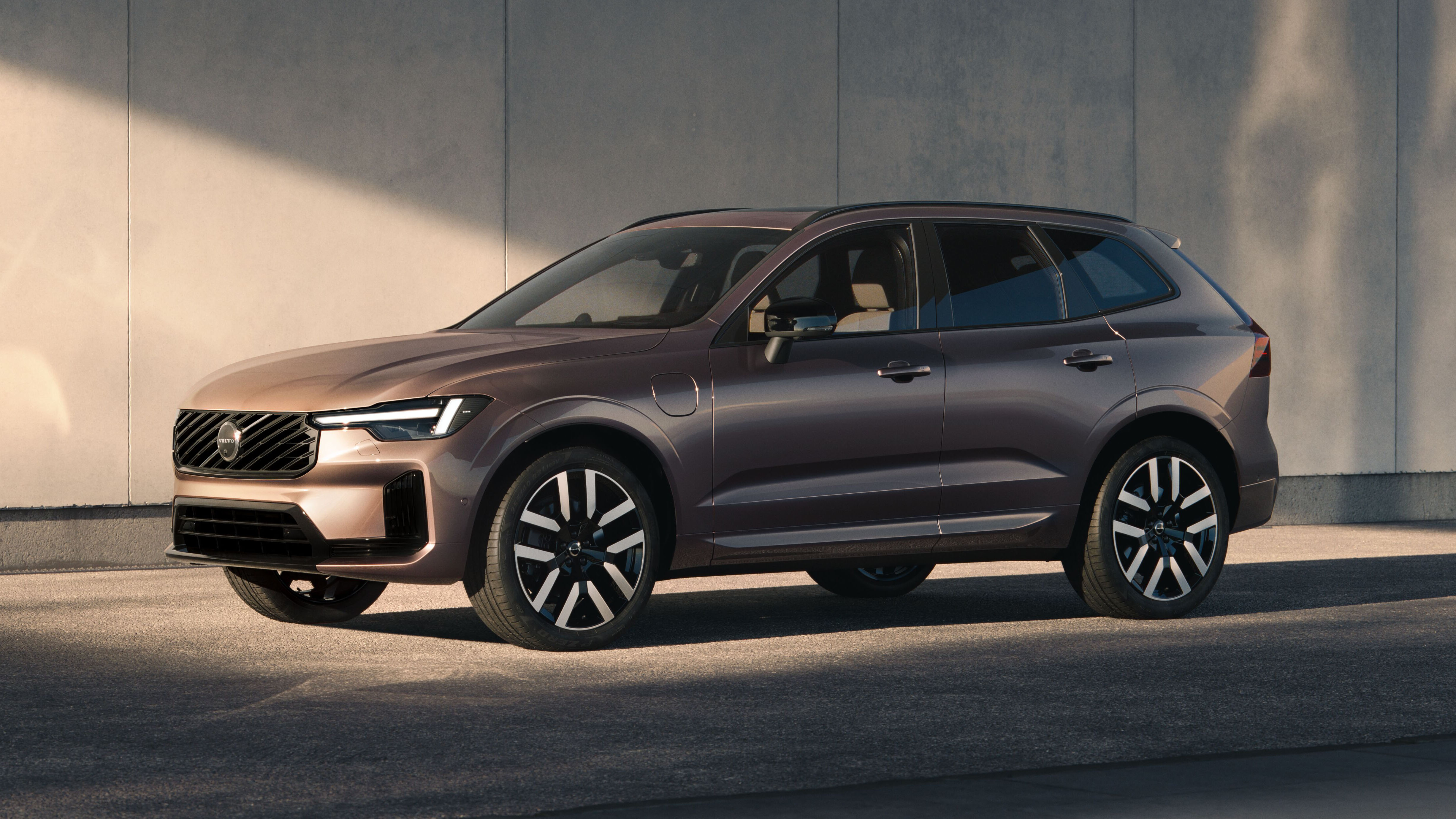 New Volvo XC60 and XC90 long range PHEV revealed