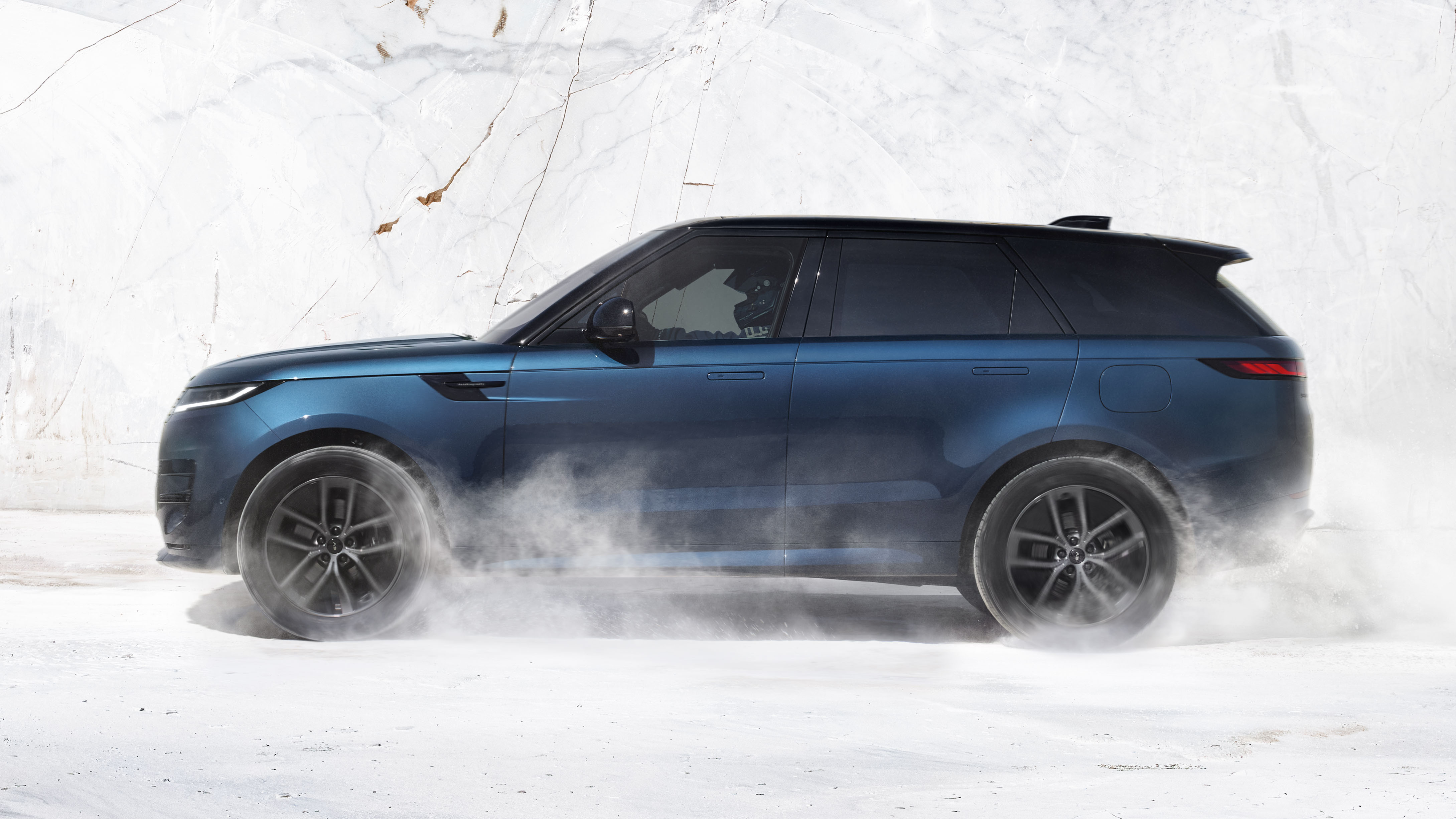 Range Rover Sport Electric revealed 2026