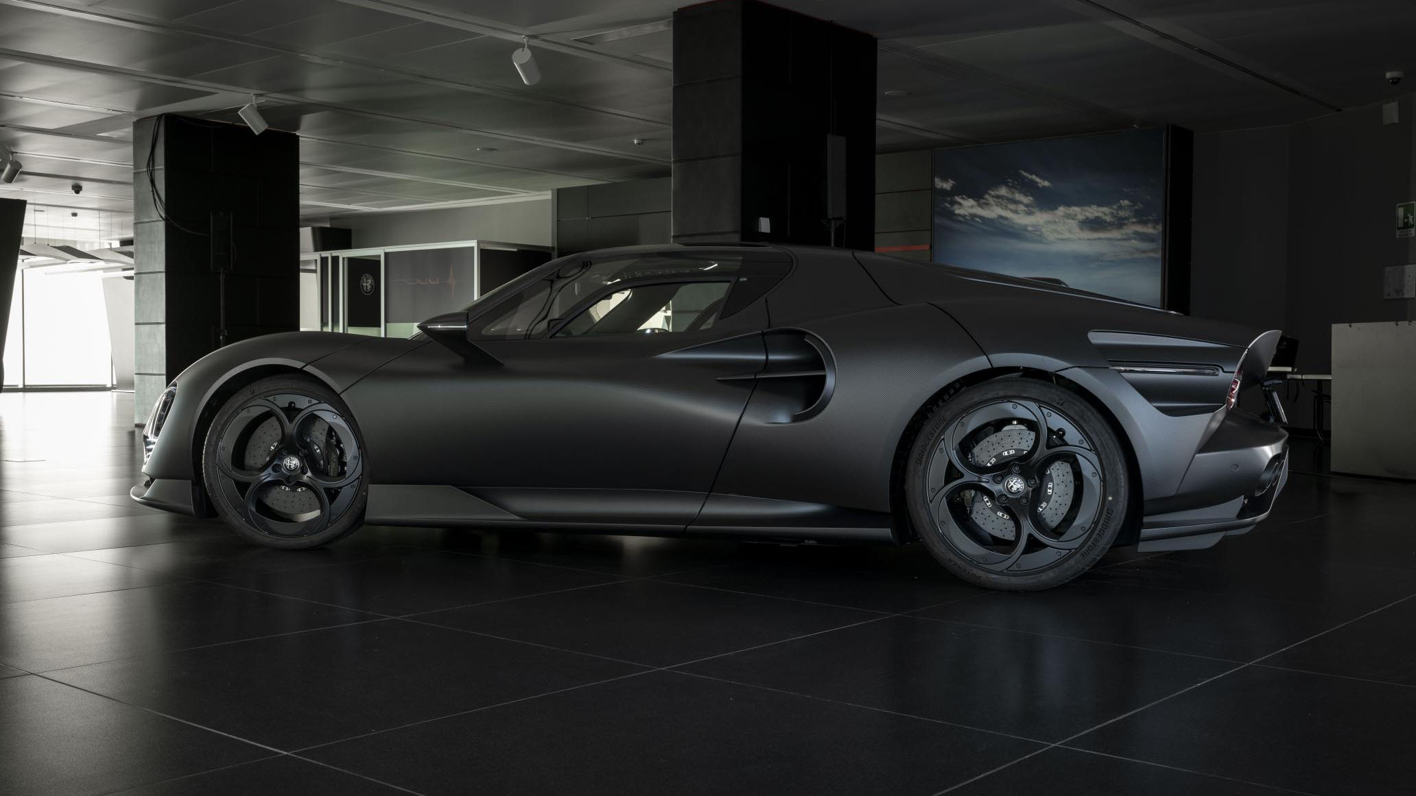 Alfa Romeo 33 Stradale Perla Nera revealed 2026