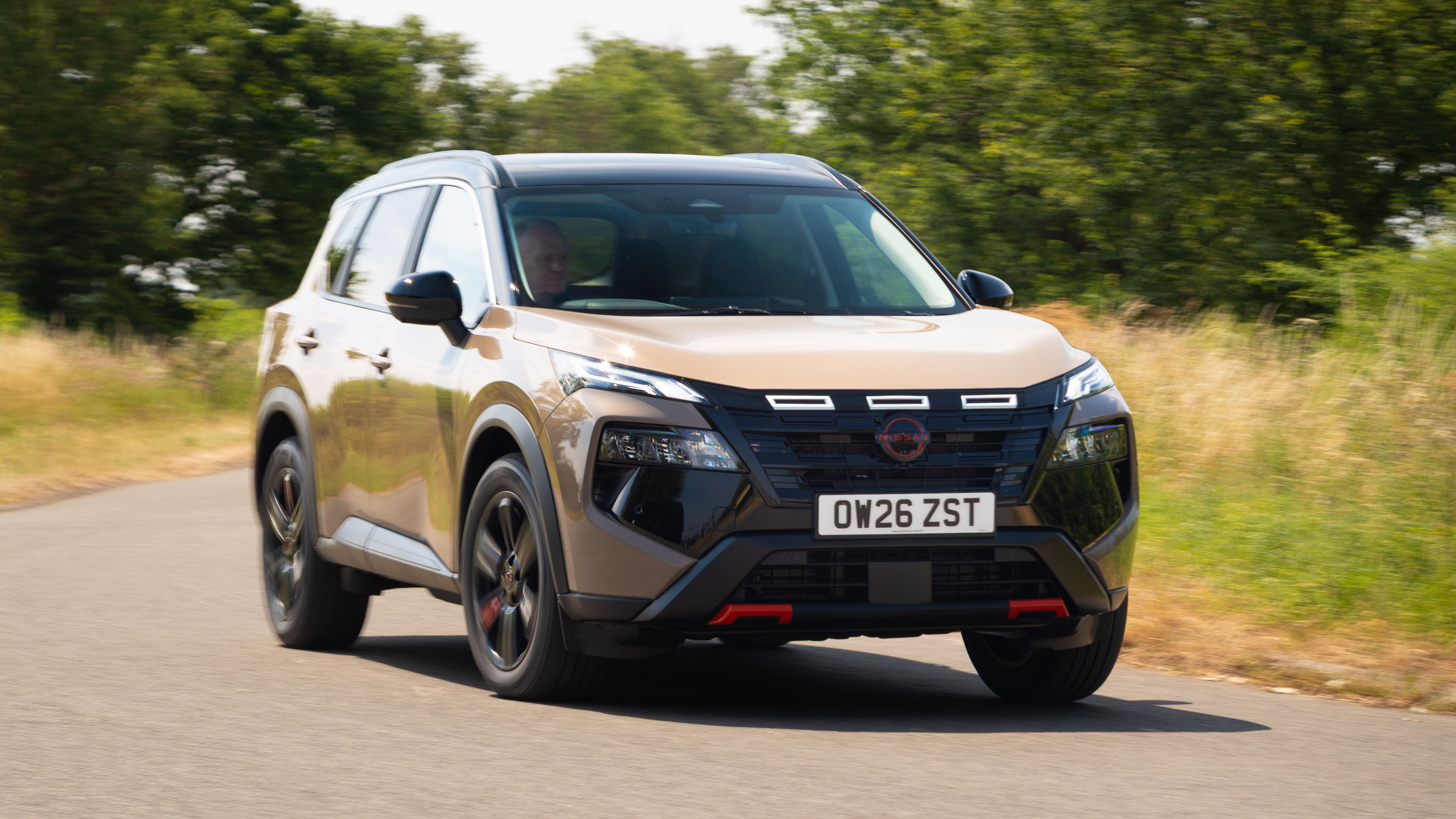 Nissan X-Trail front