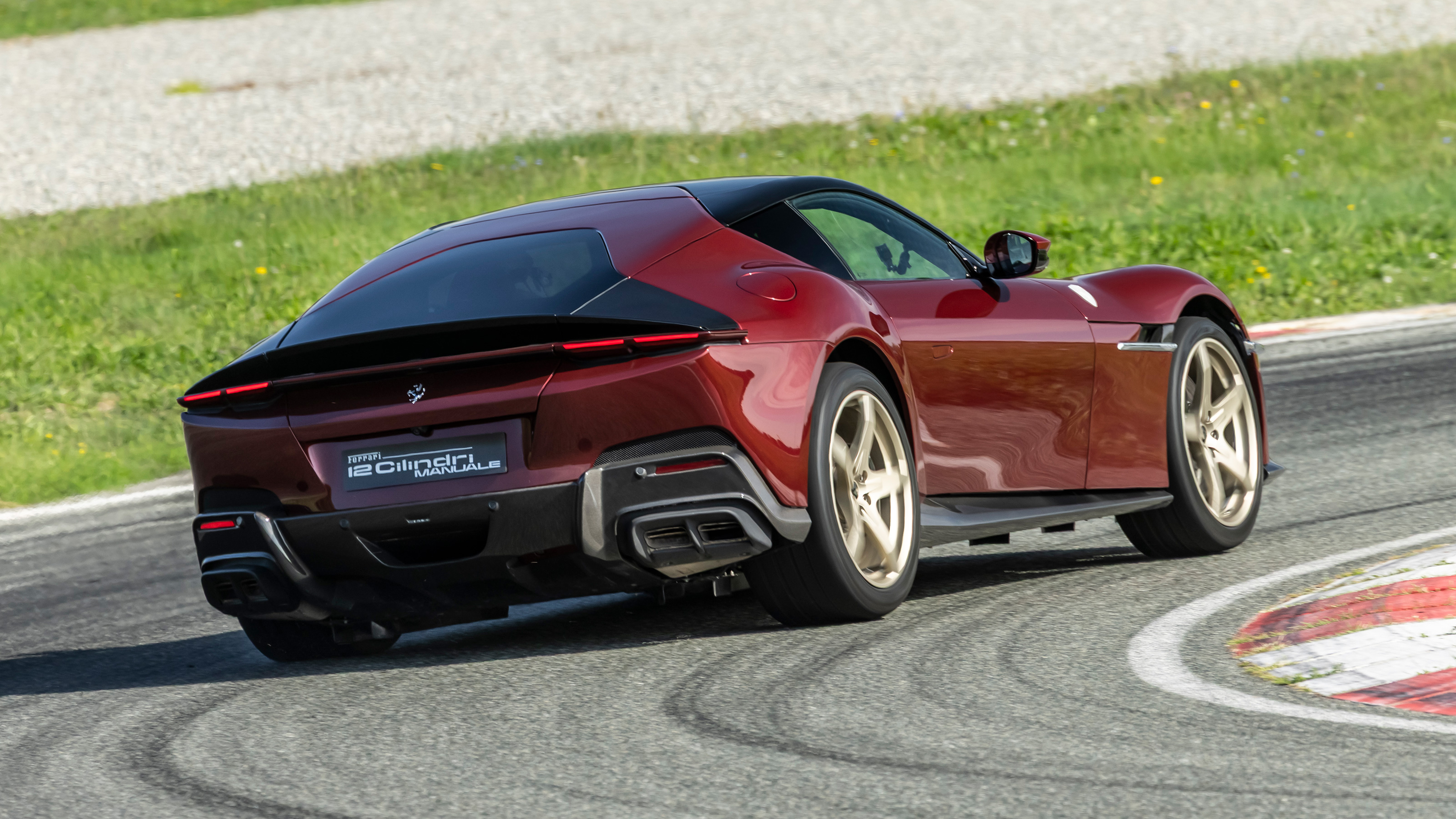 Ferrari 12Cilindri Manuale rear