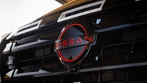 Nissan X-Trail badge