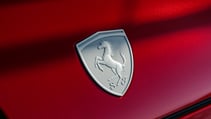 Ferrari 12Cilindri Manuale badge