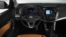 buyers_guide_-_hyundai_i40_2014_-_interior.jpg