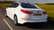 buyers_guide_-_kia_optima_2014_-_rear_quarter.jpg