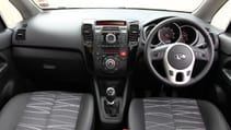 buyers_guide_-_kia_venga_2014_-_interior.jpg