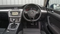 buyers_guide_-_volkswagen_passat_2014_-_interior.jpg