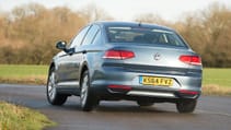 buyers_guide_-_volkswagen_passat_2014_-_rear.jpg