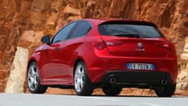 buyers_guide_-_alfa_giulietta_qv_2014_-_rear_quarter.jpg