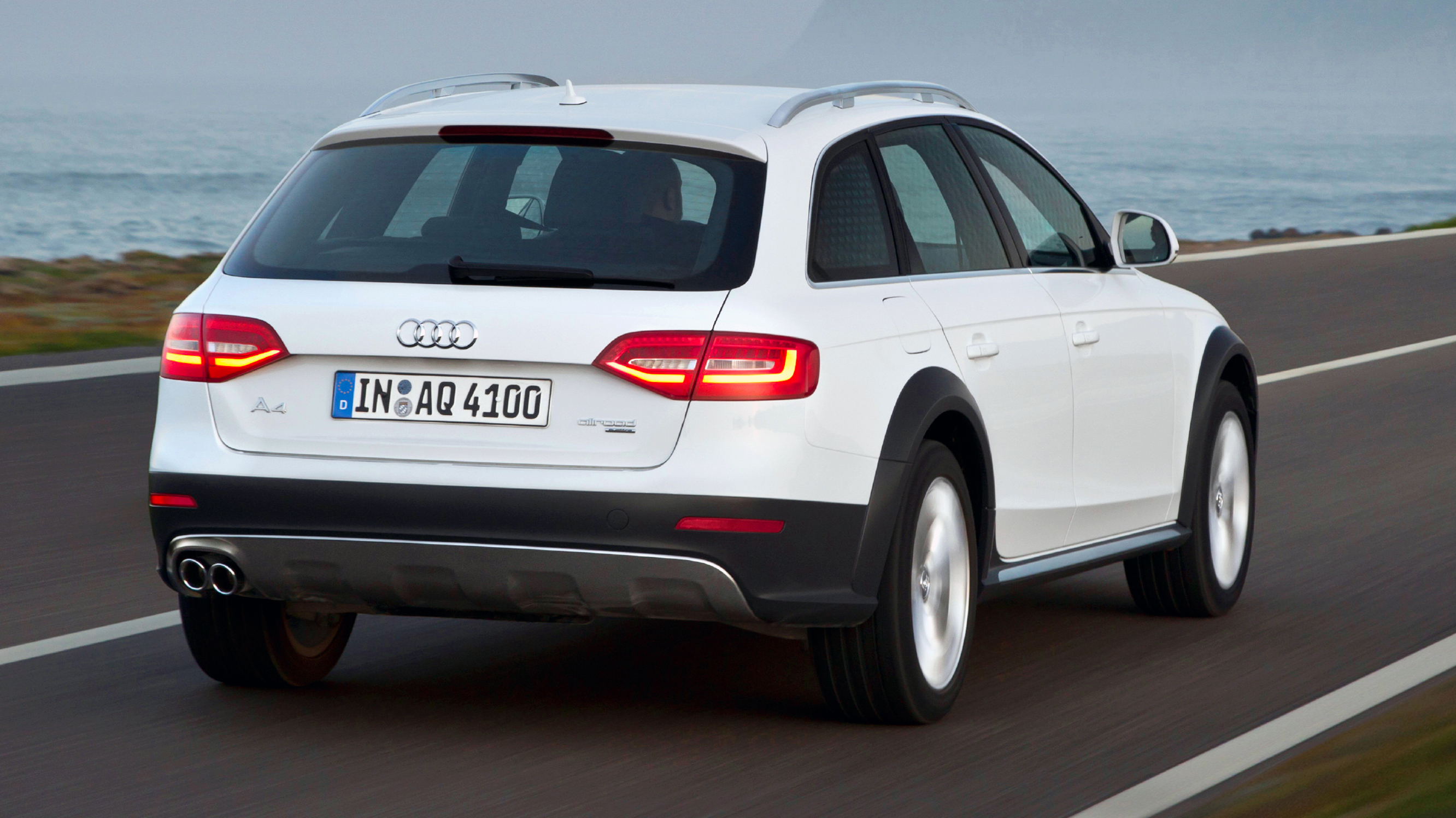 buyers_guide_-_audi_a4_allroad_2014_-_rear_quarter.jpg