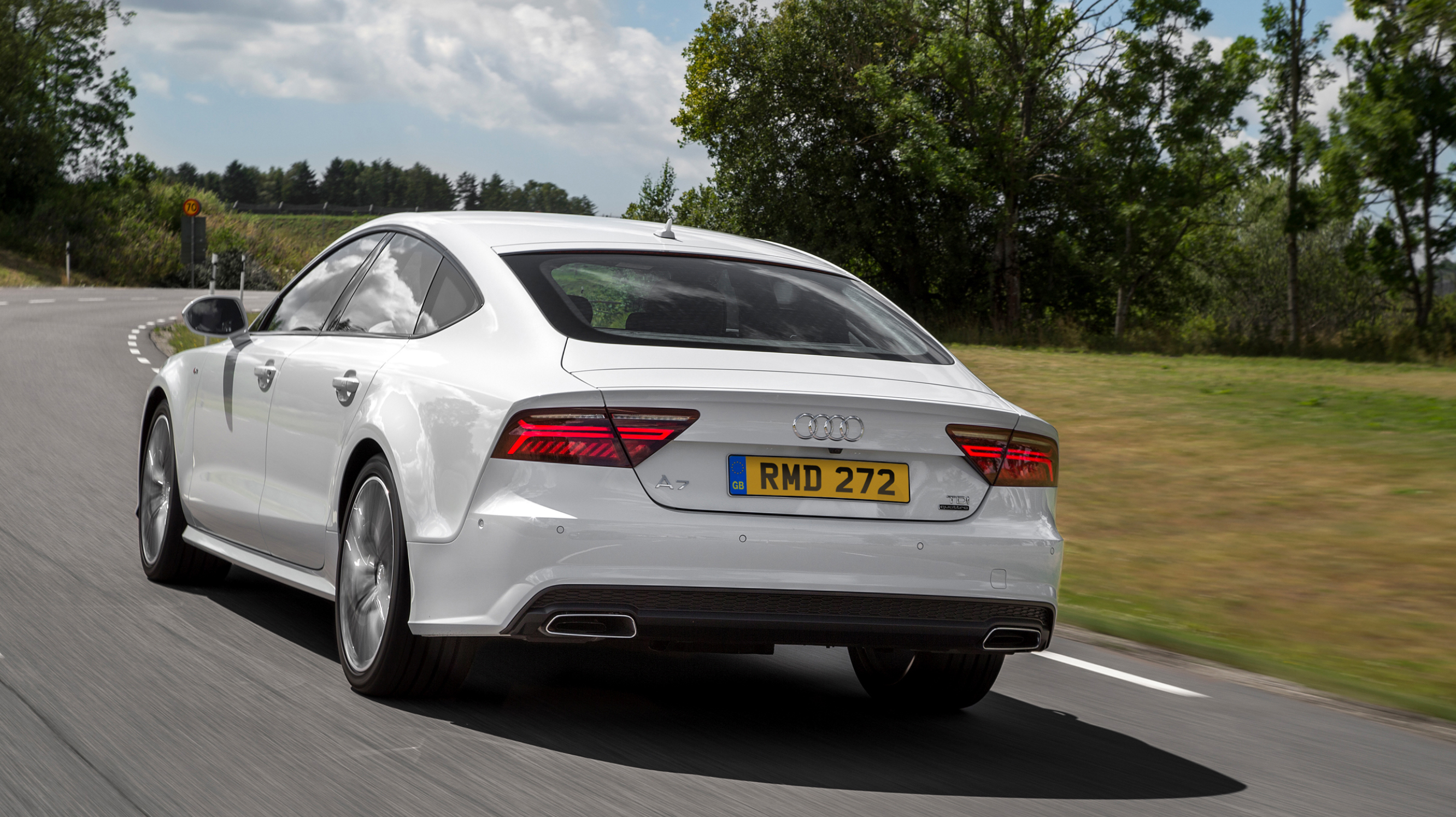buyers_guide_-_audi_a7_sb_2014_-_rear.jpg
