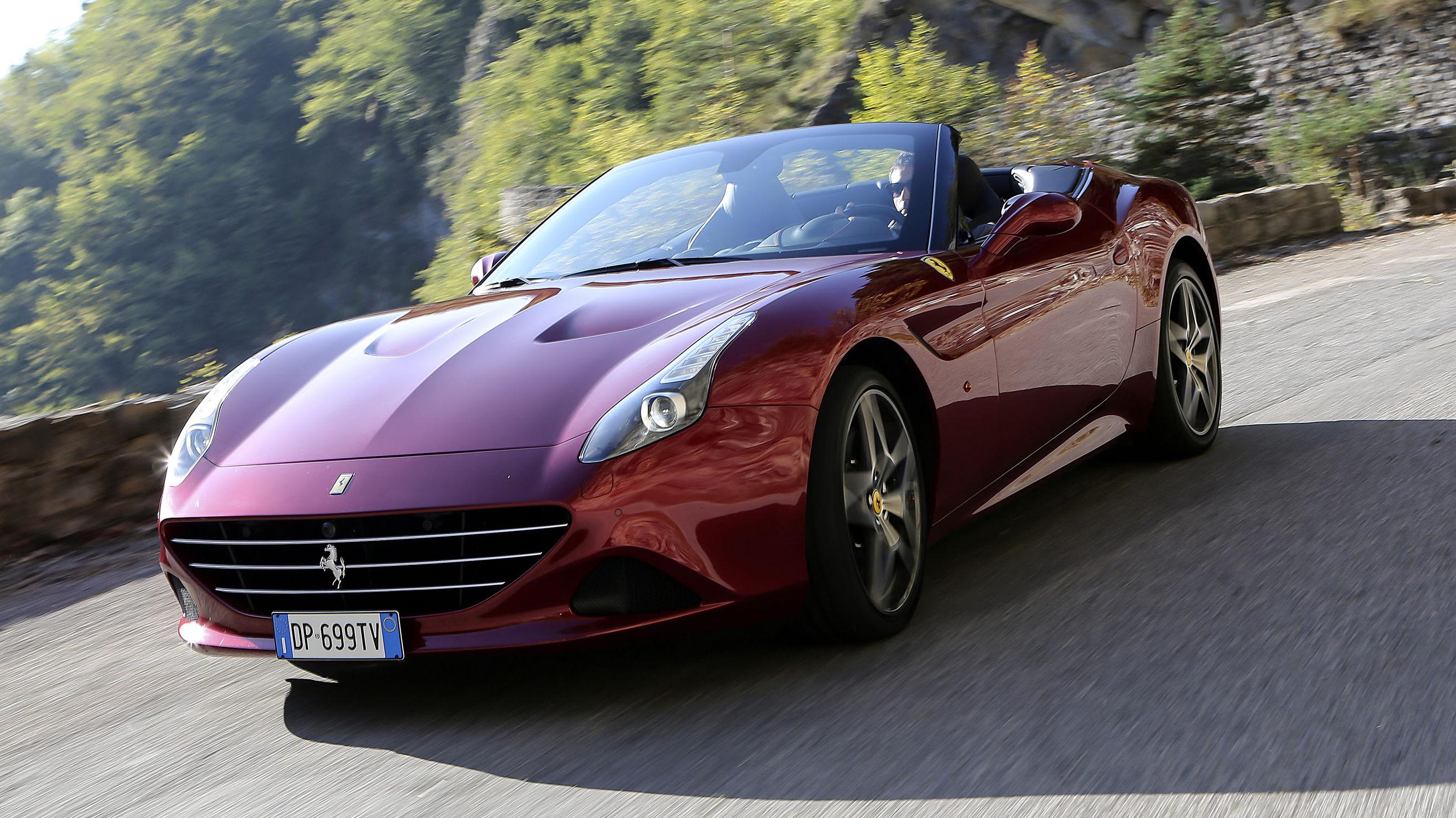 buyers_guide_-_ferrari_california_t_2014_-_front.jpg