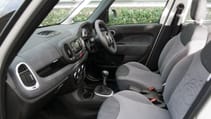 buyers_guide_-_fiat_500l_2014_-_interior.jpg