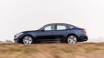 buyers_guide_-_infiniti_q70_2014_-_side.jpg