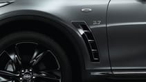 buyers_guide_-_infiniti_qx70_2014_-_side.jpg