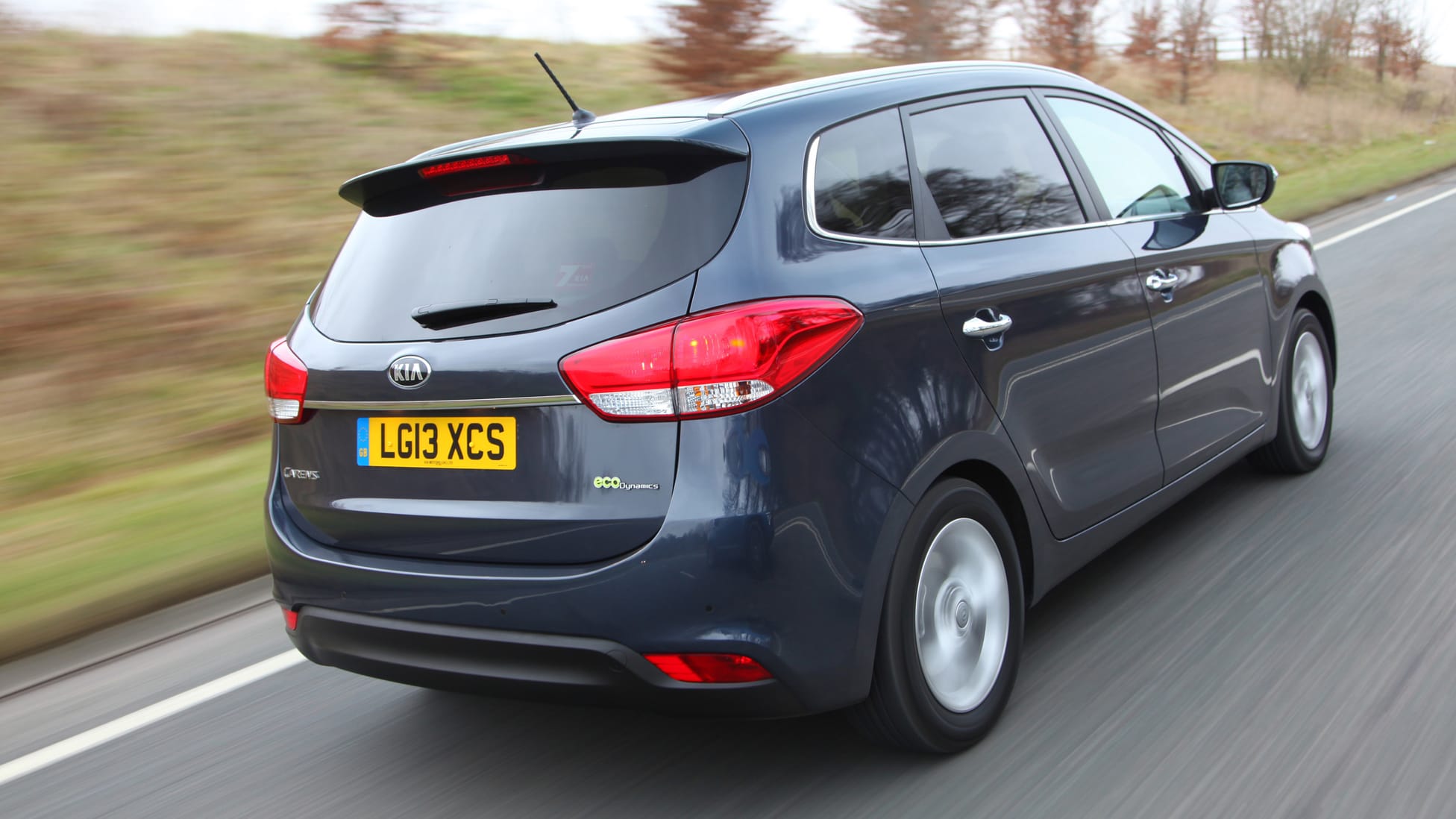 Kia Carens Driving, Engines & Performance | Top Gear