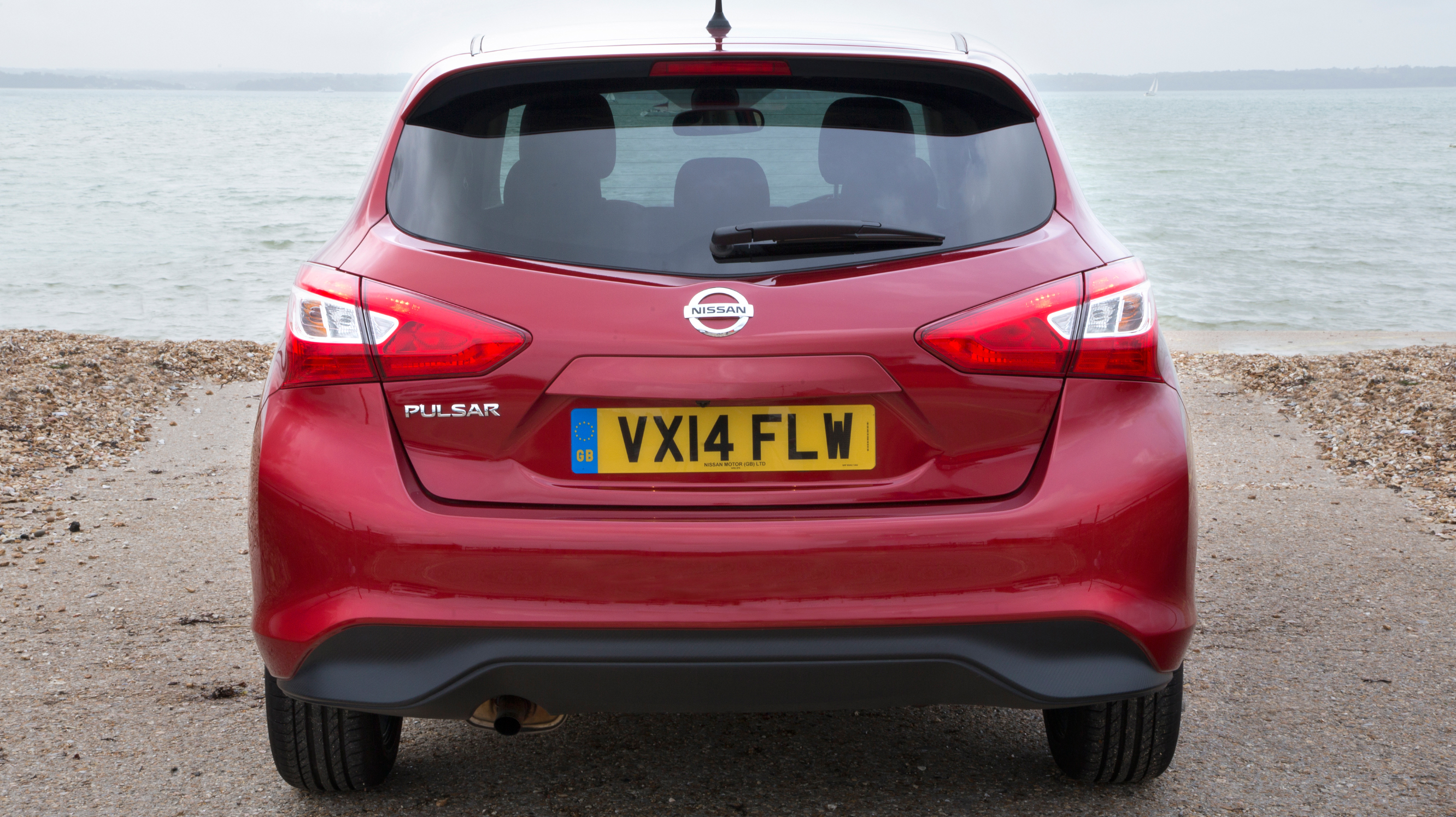 buyers_guide_-_nissan_pulsar_2014_-_rear.jpg