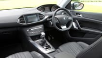 buyers_guide_-_peugeot_308_sw_2014_-_interior.jpg