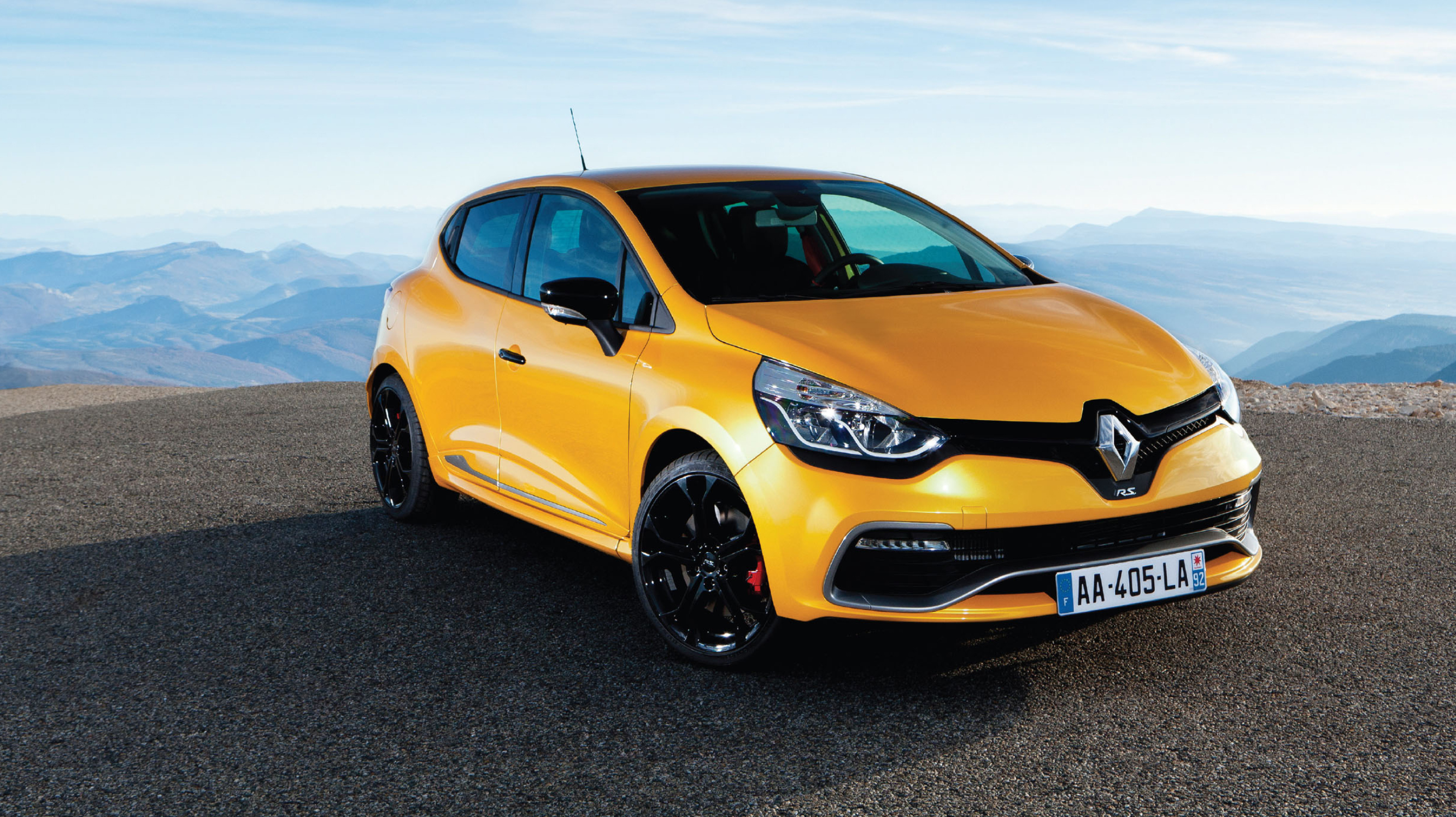 buyers_guide_-_renaultsport_clio_2014_-_front.jpg