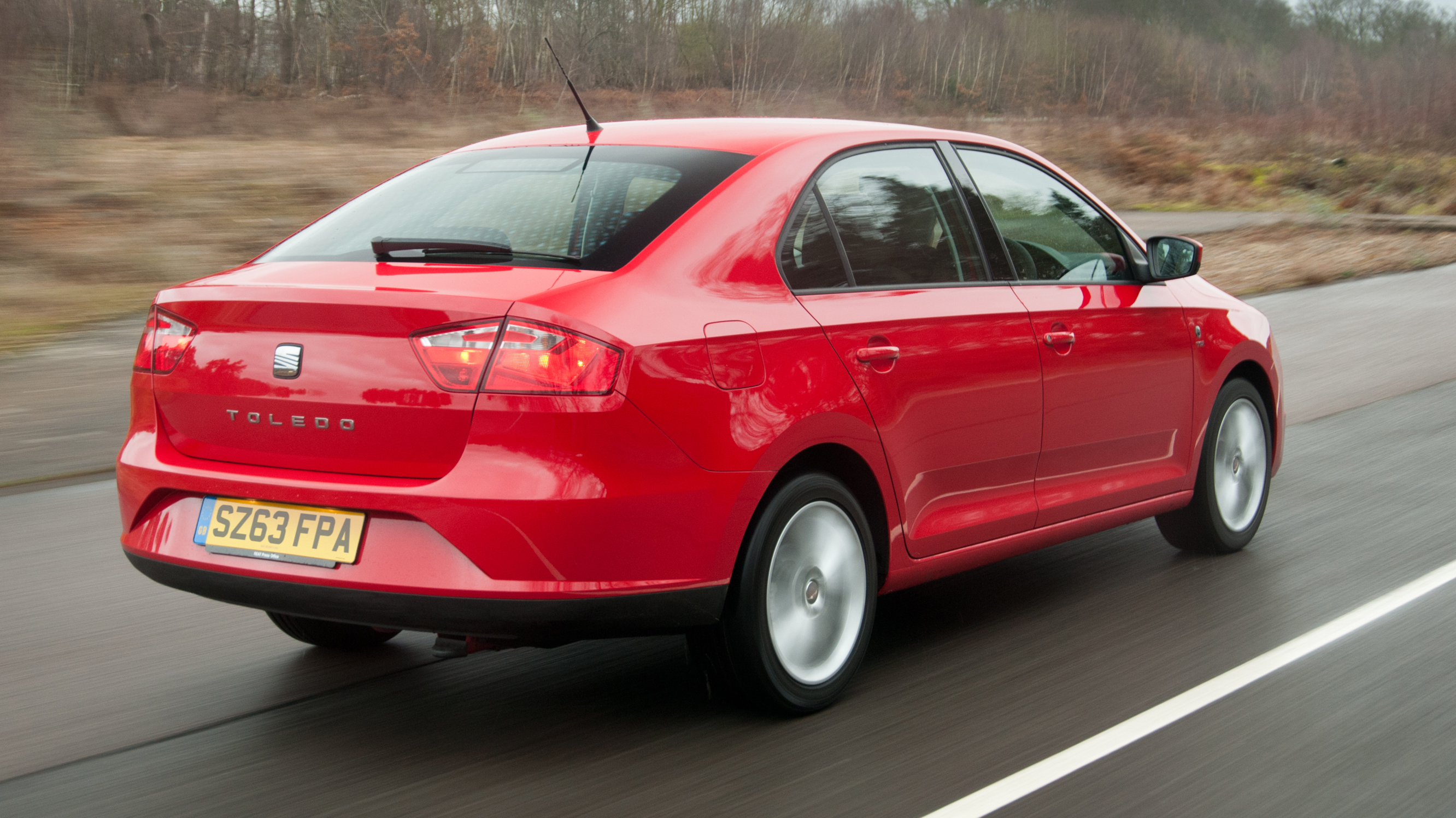 buyers_guide_-_seat_toledo_2014_-_rear_quarter.jpg