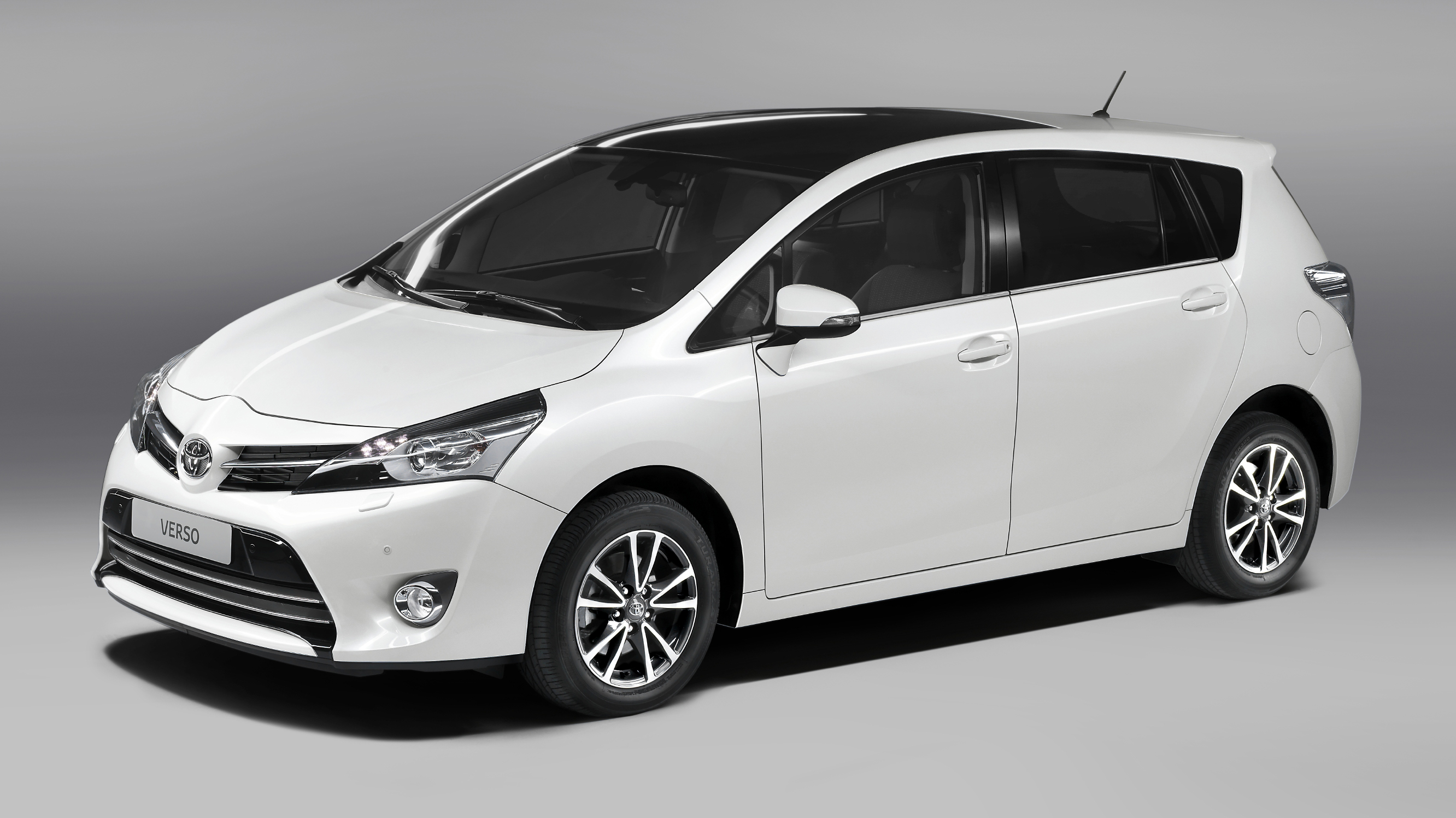 buyers_guide_-_toyota_verso_2014_-_front_quarter.jpg