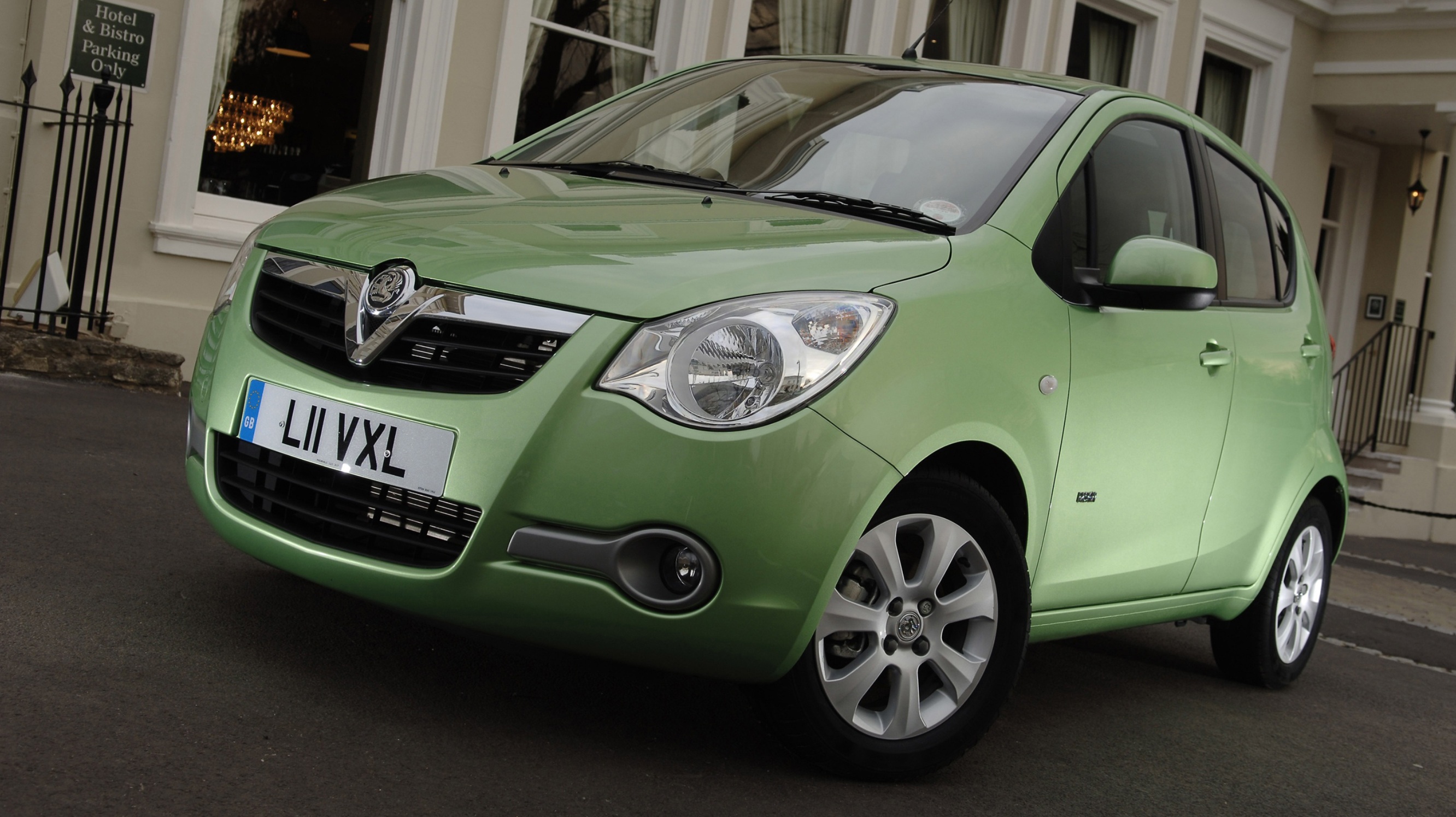 buyers_guide_-_vauxhall_agila_2014_-_front.jpg