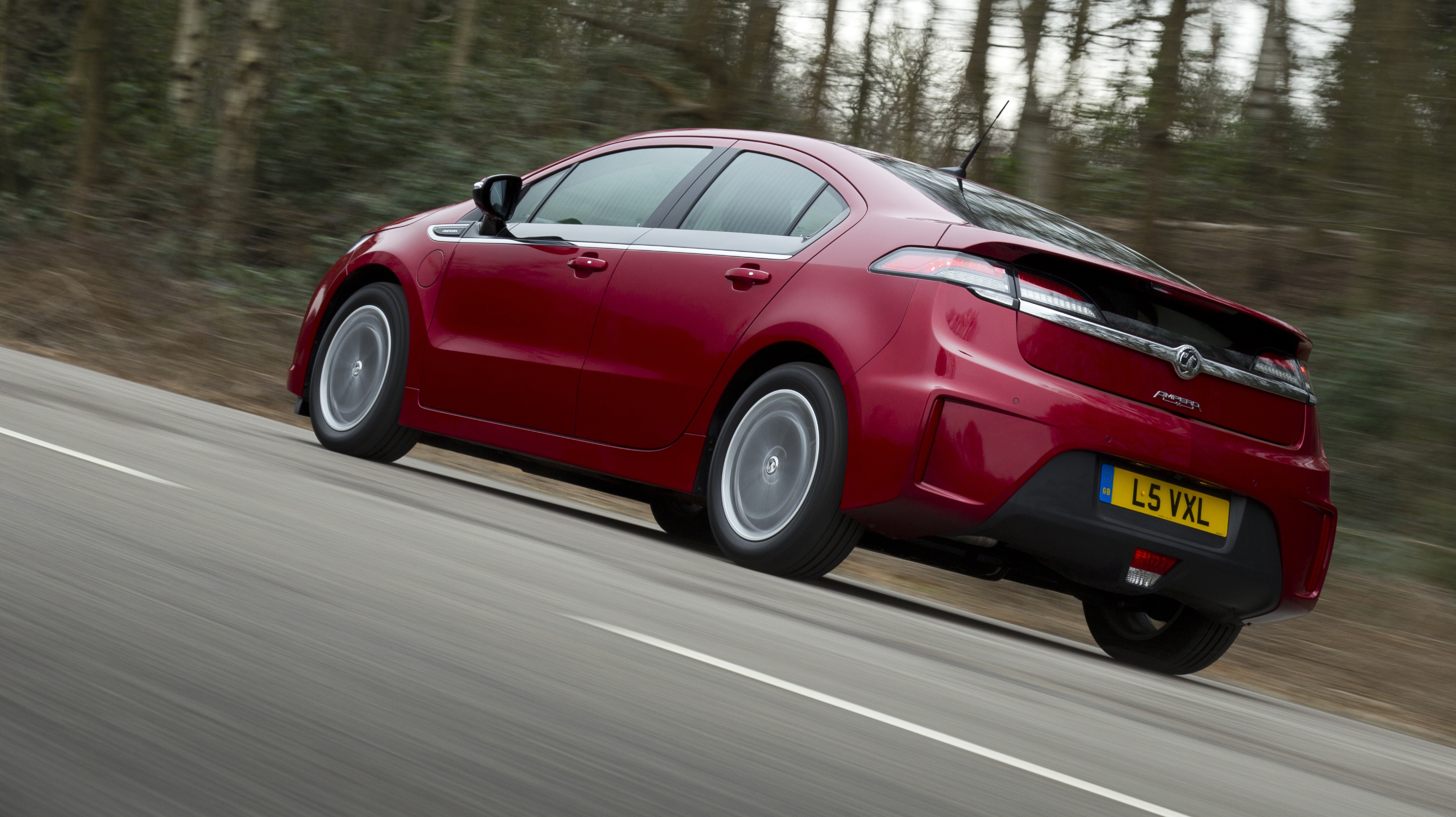 buyers_guide_-_vauxhall_ampera_2014_-_rear_quarter.jpg