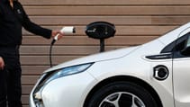 buyers_guide_-_vauxhall_ampera_2014_-_side.jpg
