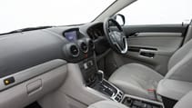 buyers_guide_-_vauxhall_antara_2014_-_interior.jpg