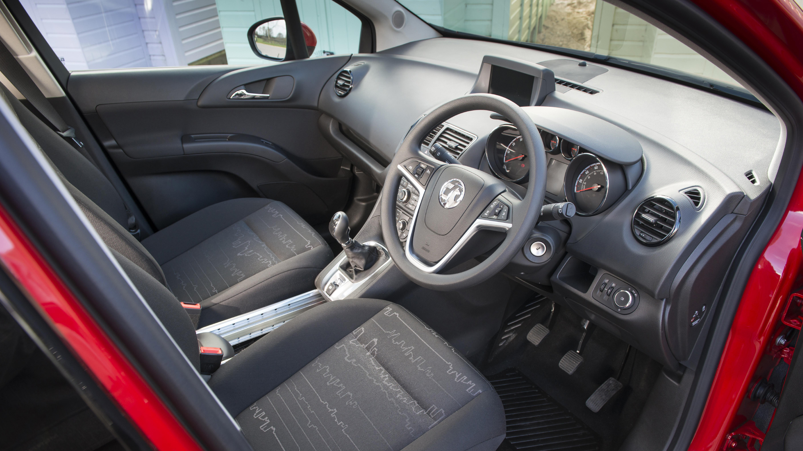 buyers_guide_-_vauxhall_meriva_2014_-_interior.jpg