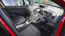 buyers_guide_-_vauxhall_meriva_2014_-_interior.jpg