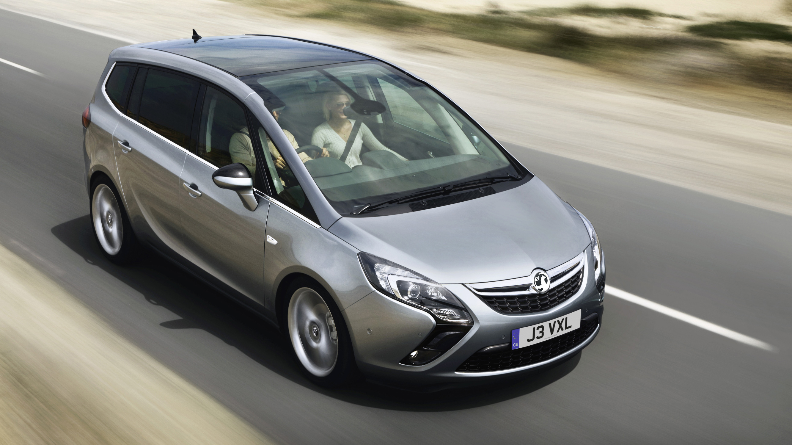 buyers_guide_-_vauxhall_zafira_tourer_2014_-_front_quarter_2.jpg
