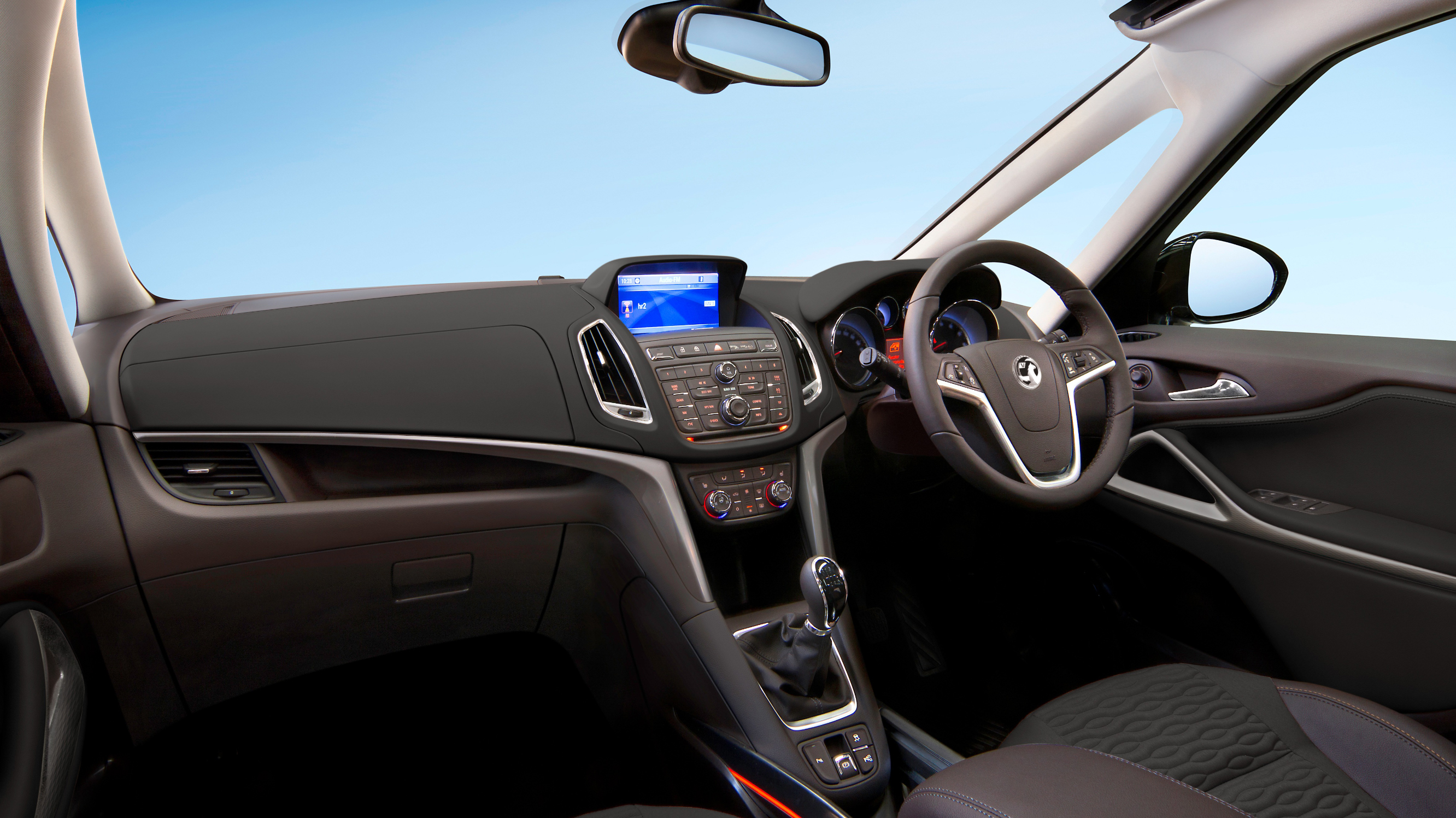 buyers_guide_-_vauxhall_zafira_tourer_2014_-_interior.jpg