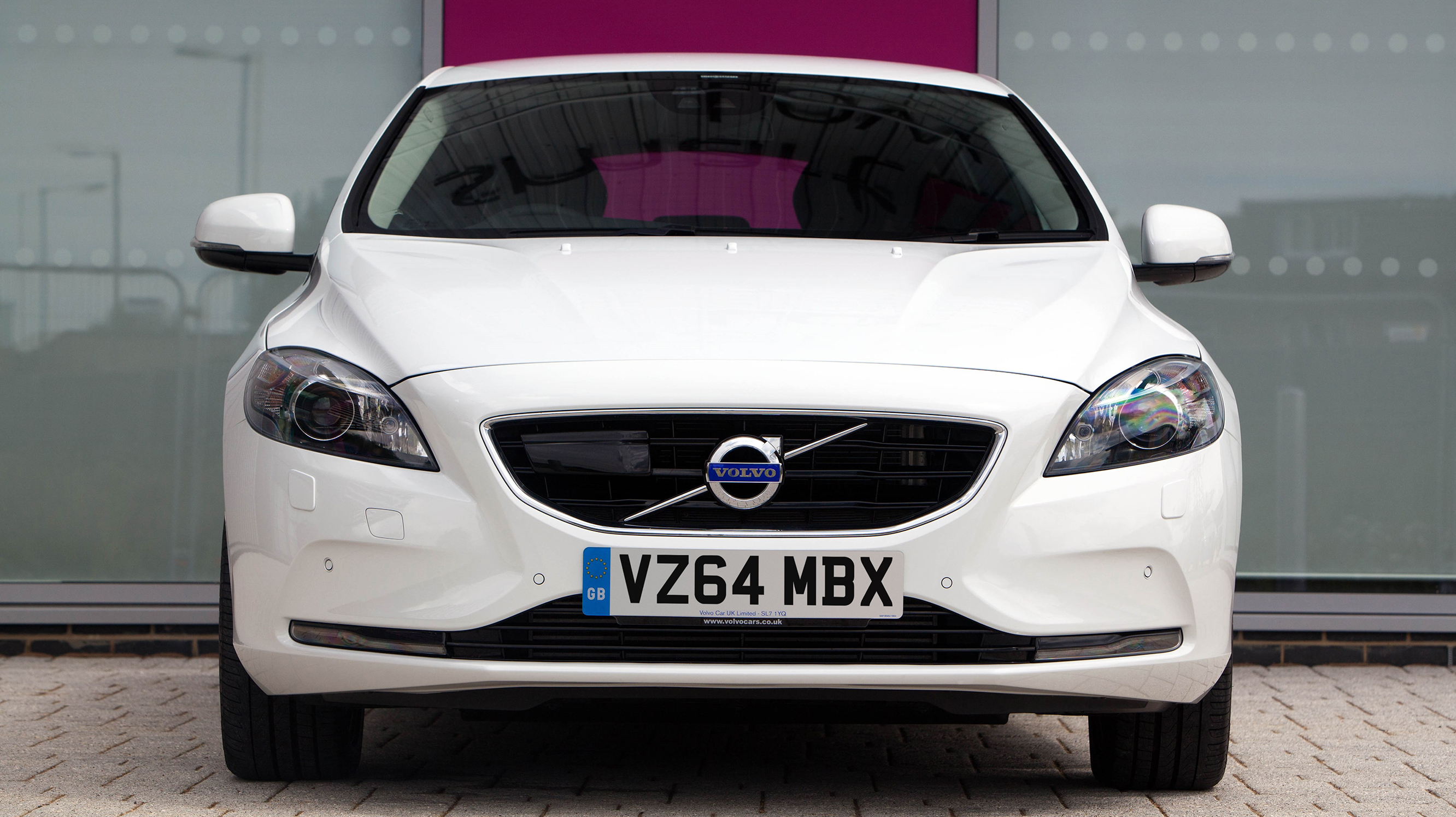 Volvo on sale v40 front