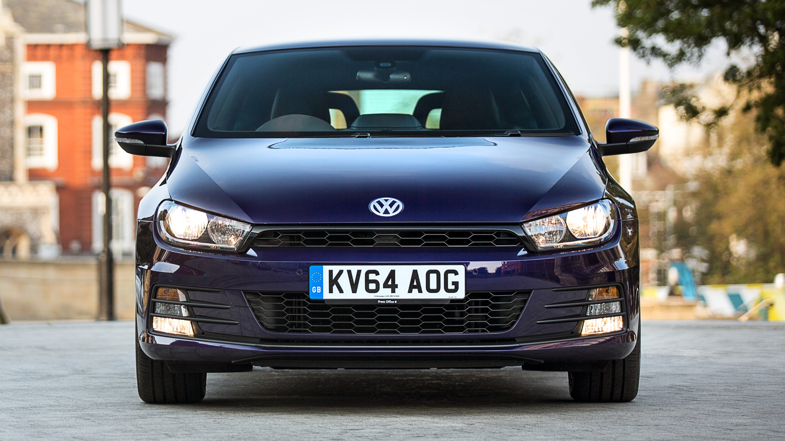 buyers_guide_-_vw_scirocco_2014_-_front.jpg