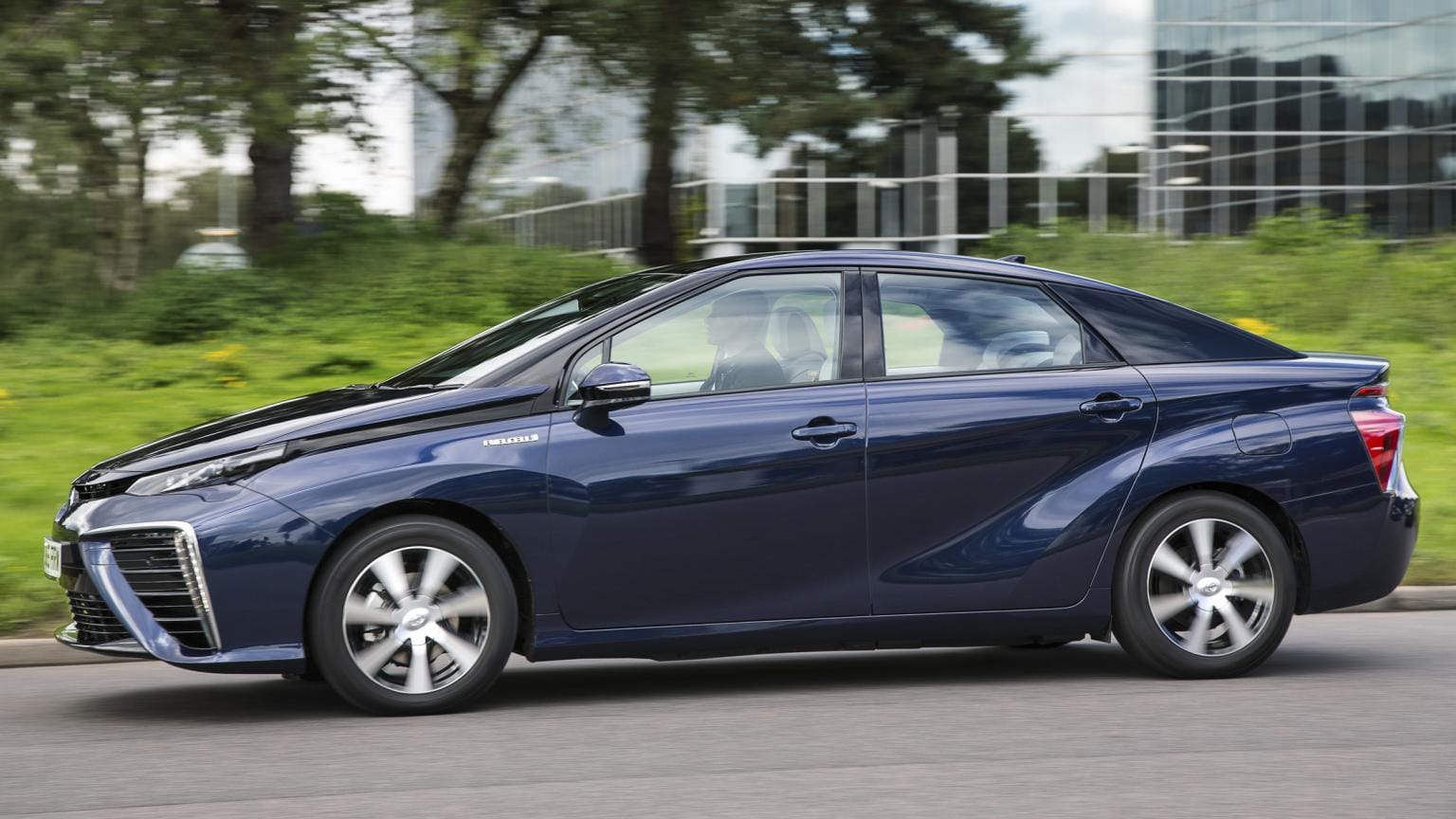 Toyota Mirai (2015-2020) Review 2023 | Top Gear