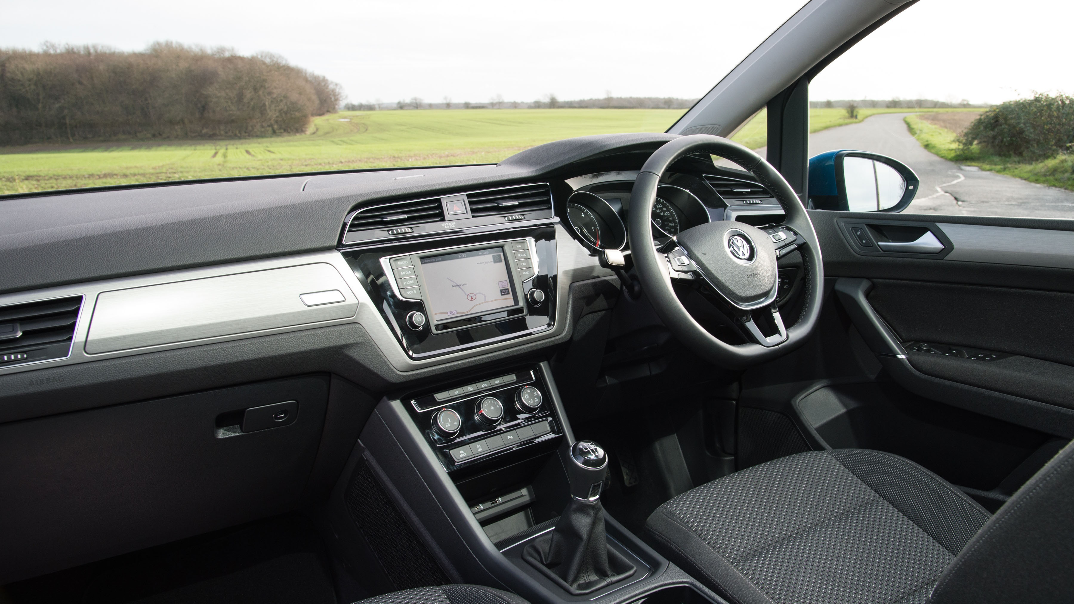 ros Alt det bedste Bred vifte Volkswagen Touran Interior Layout & Technology | Top Gear