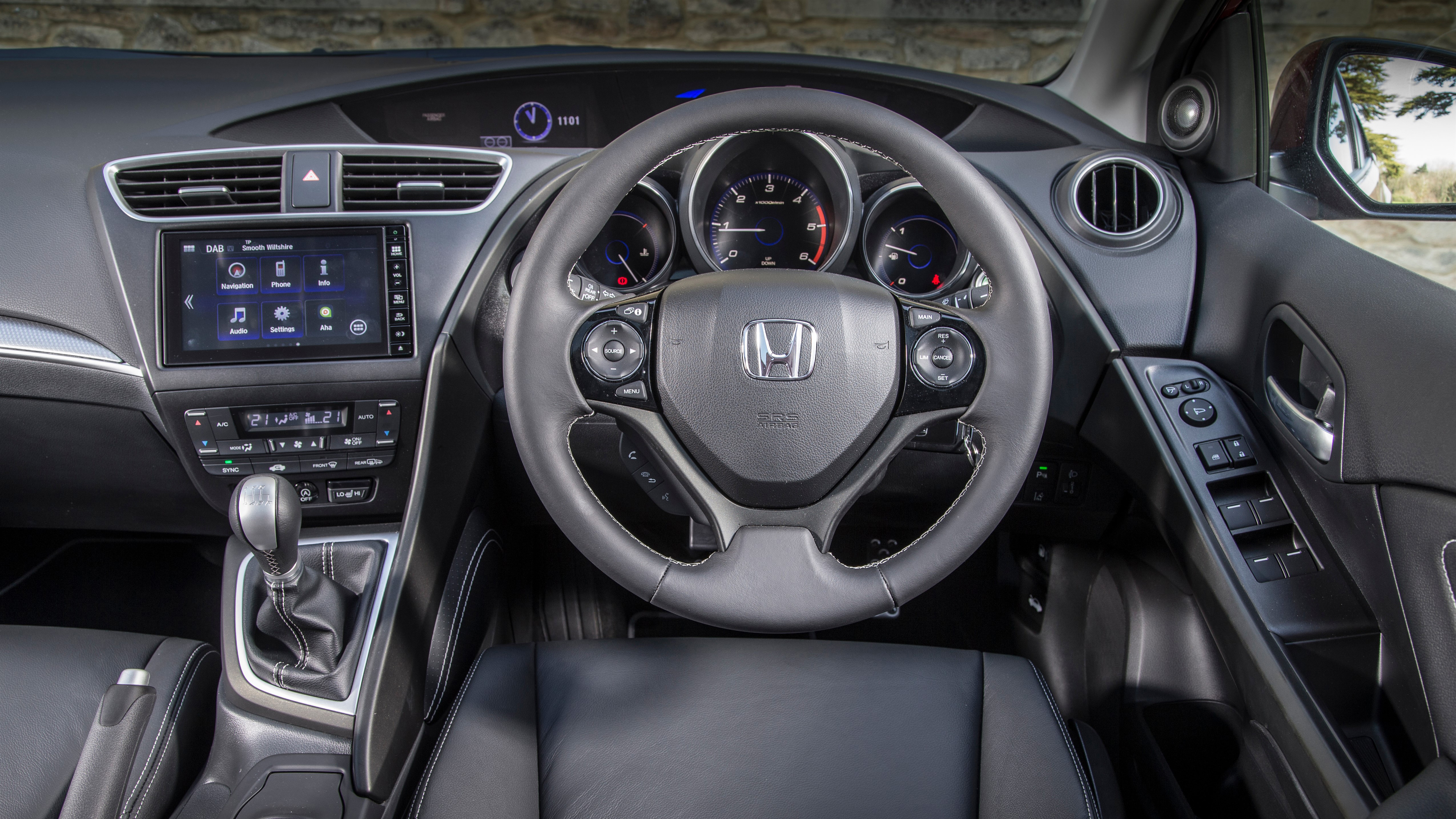 57529_honda_civic_type_r_tourer_and_sport_2015.jpg