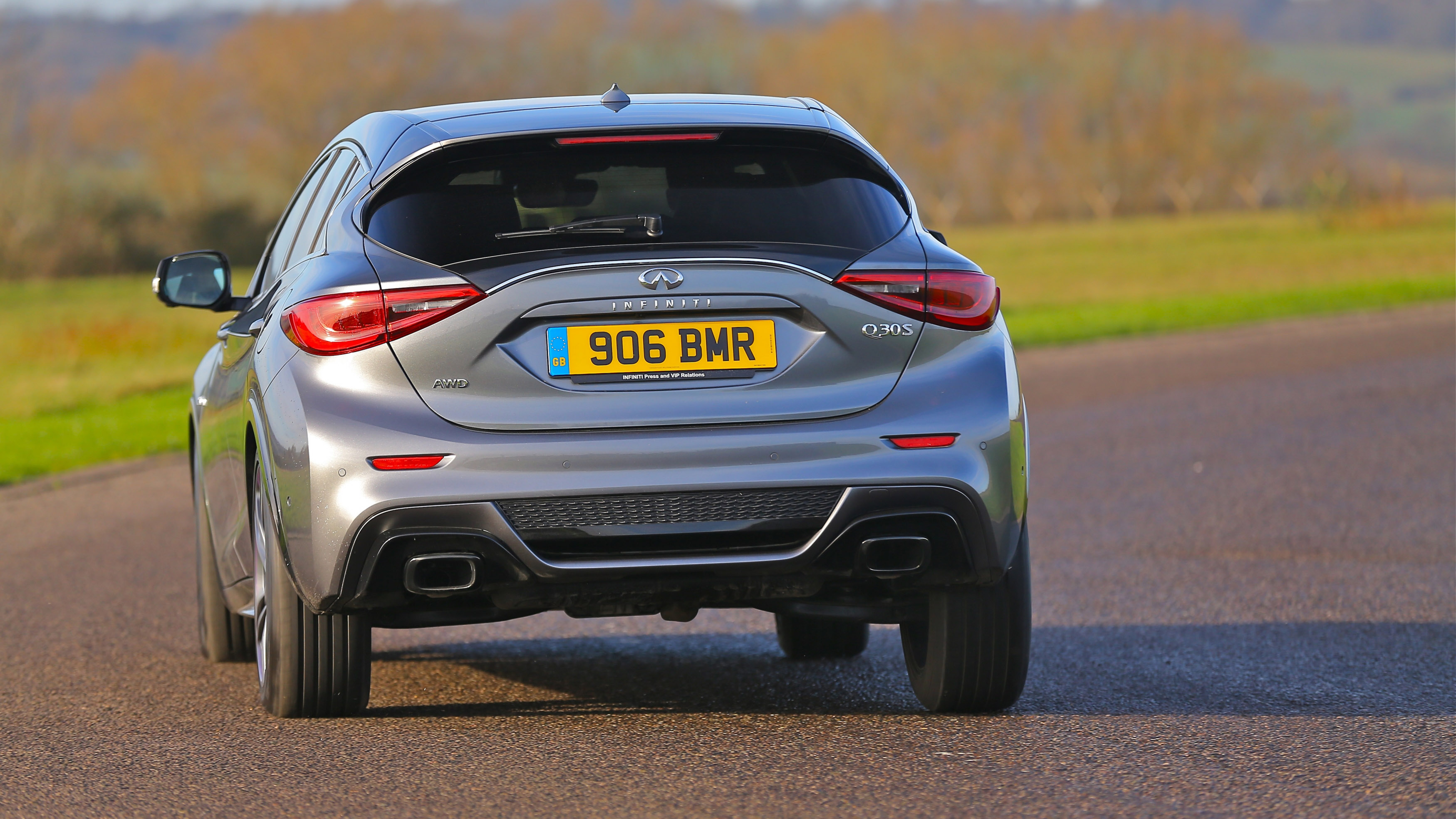 medium-4227-infinitiq30-78.jpg
