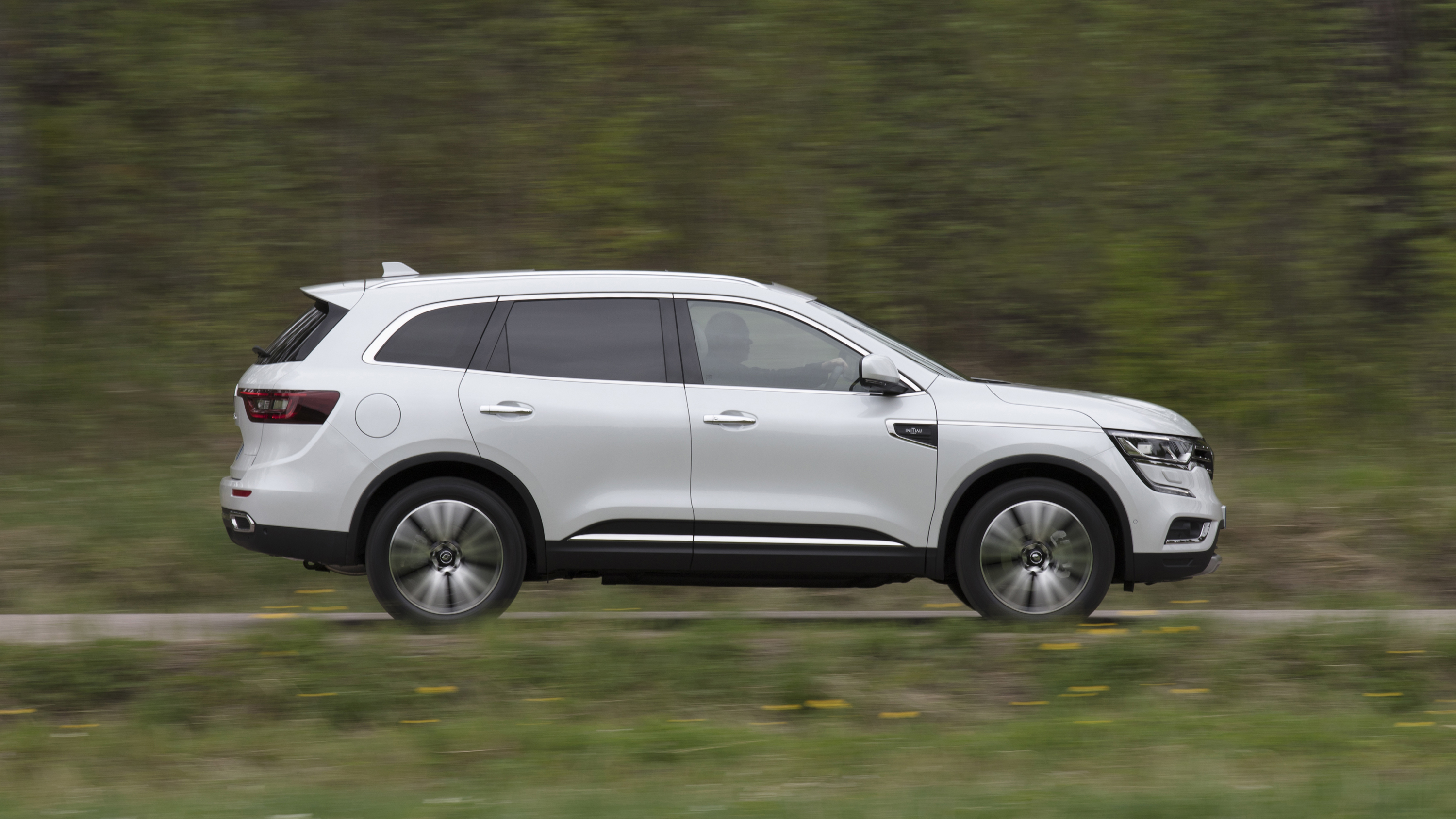 Renault Koleos Review 2024