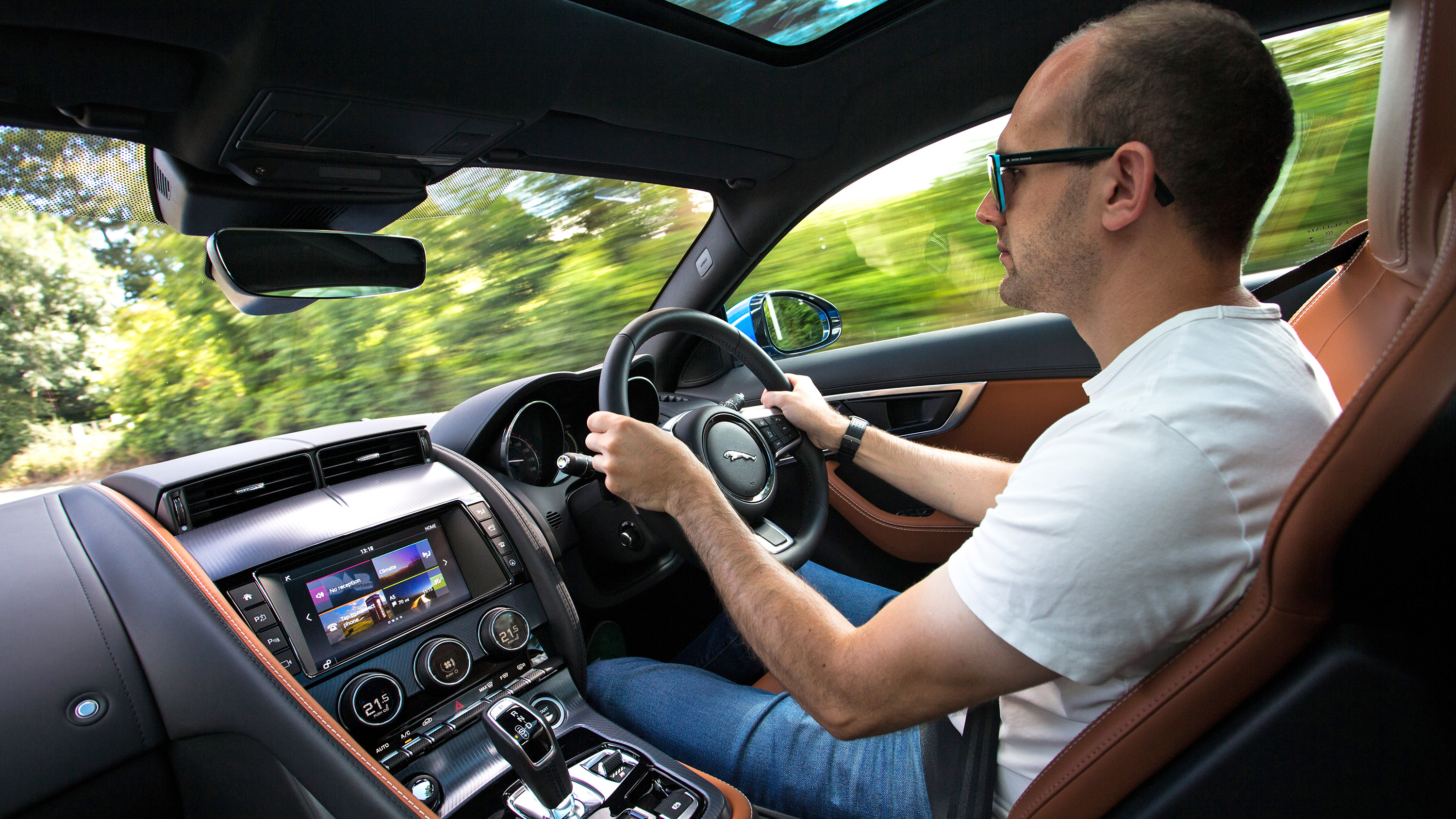 170814_f-type_media_drive-0425.jpg