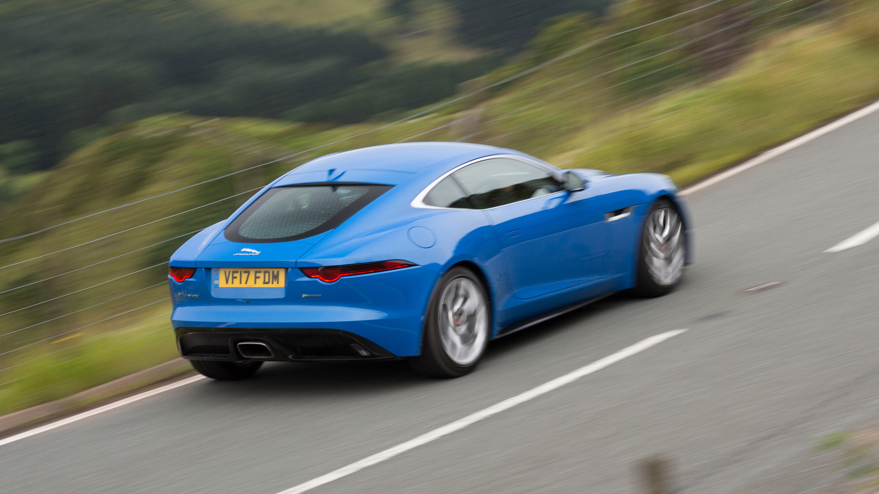 170814_f-type_media_drive-42.jpg