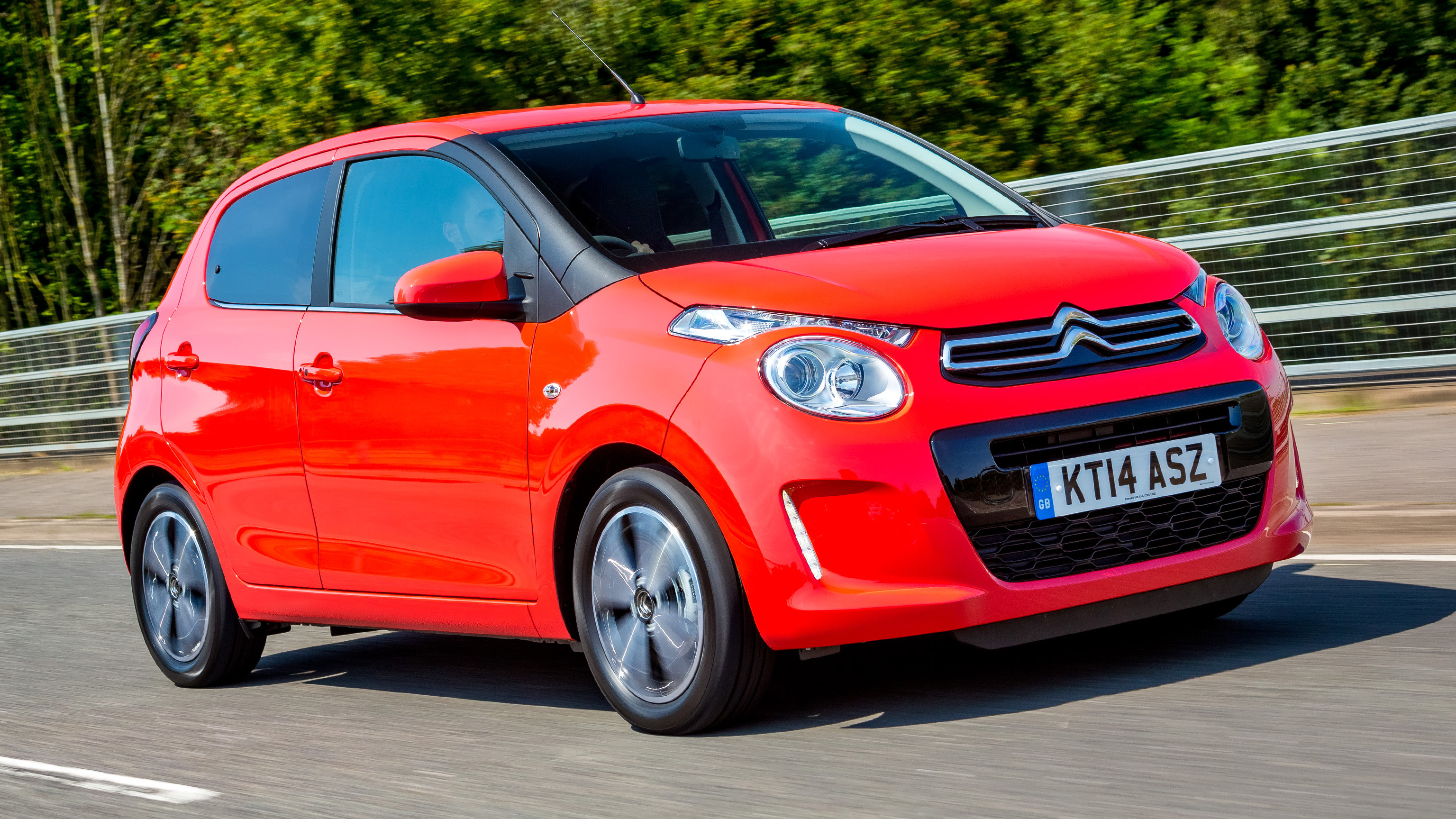 Citroen reveals softtop C1; touts 'cheerful' design