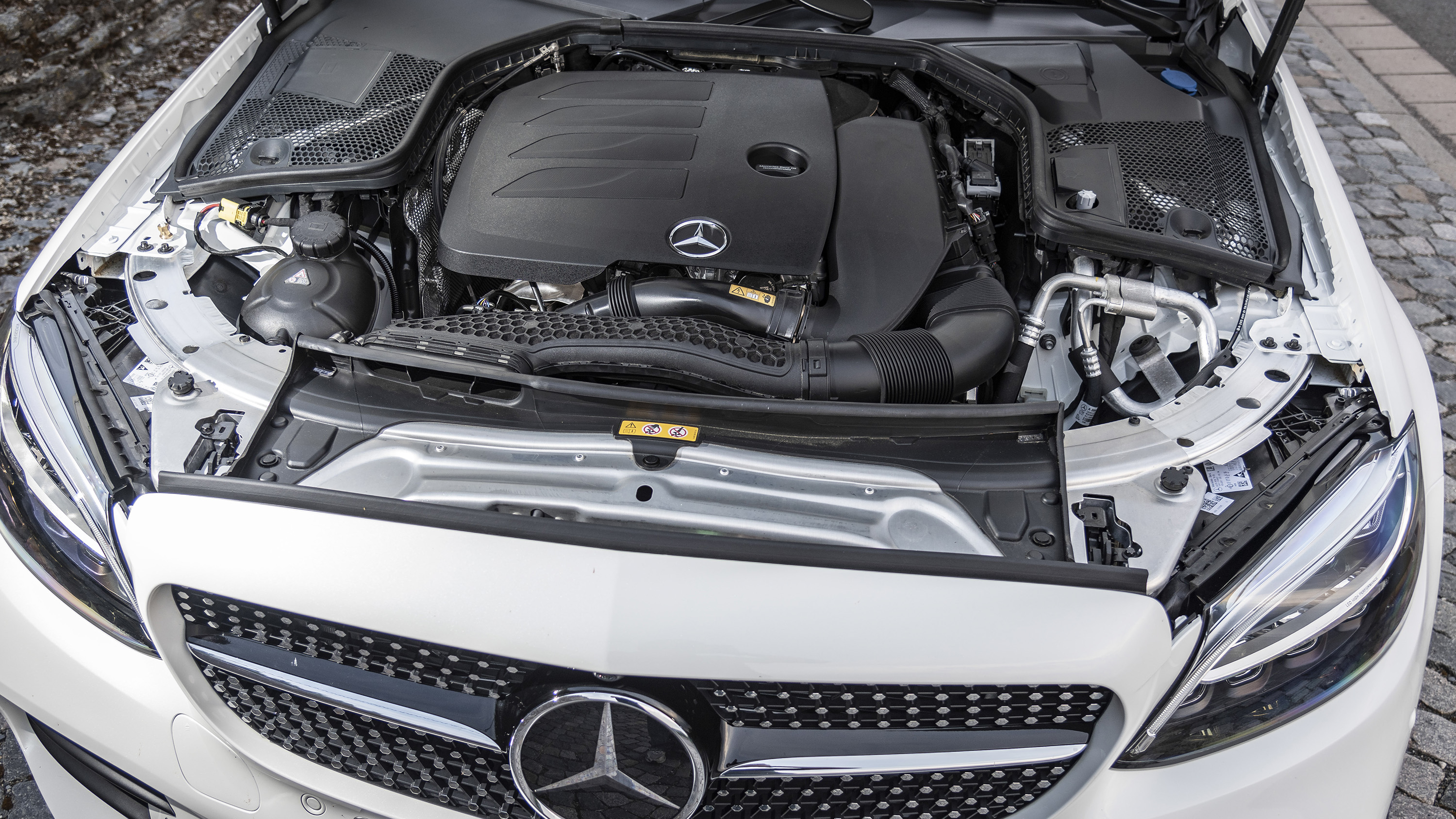 Подкапотное пространство мерседес w213